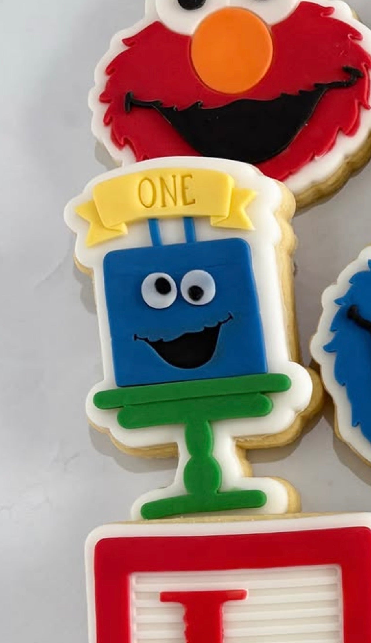 Banner cake with face Debosser and cutter