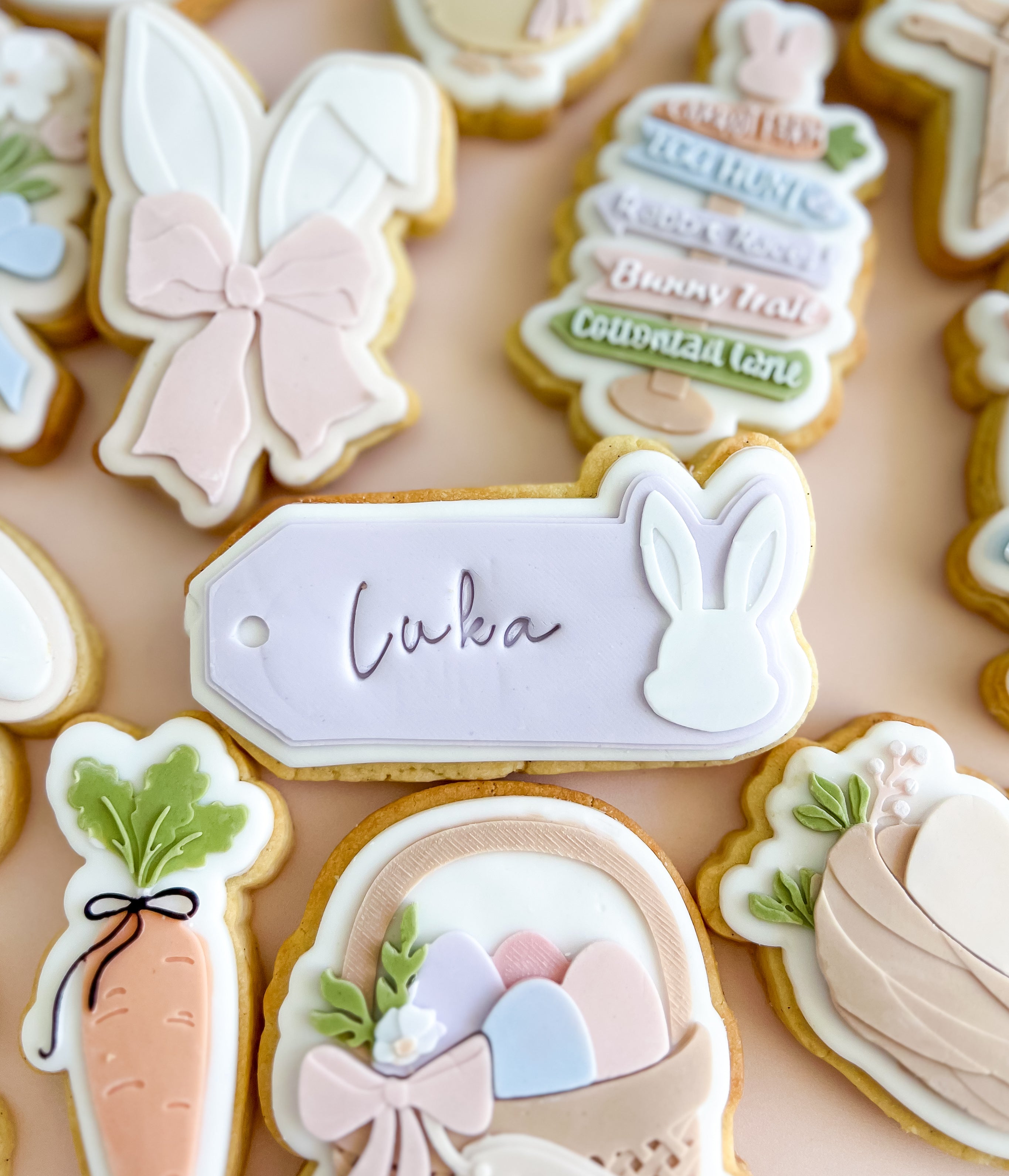 Bunny ear gift tag debosser and cutter