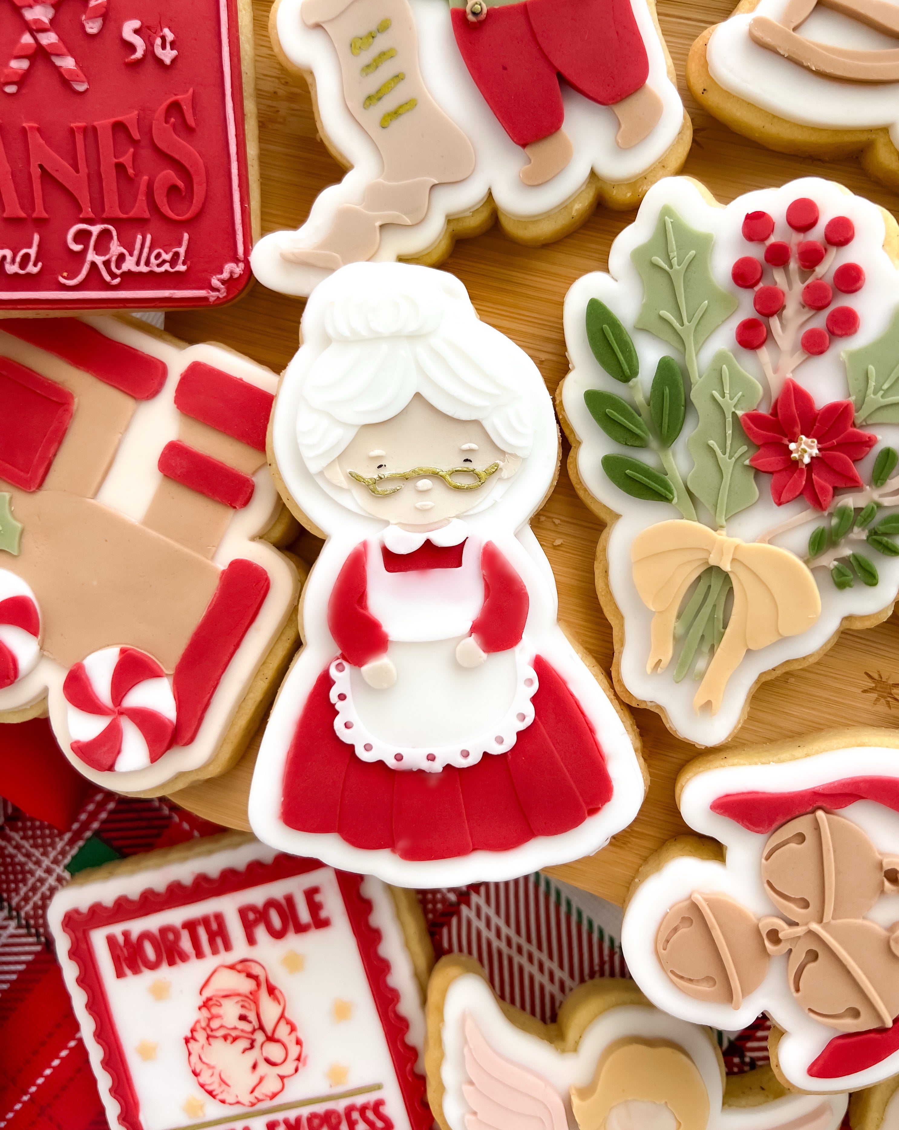 Mrs Claus debosser and cutter