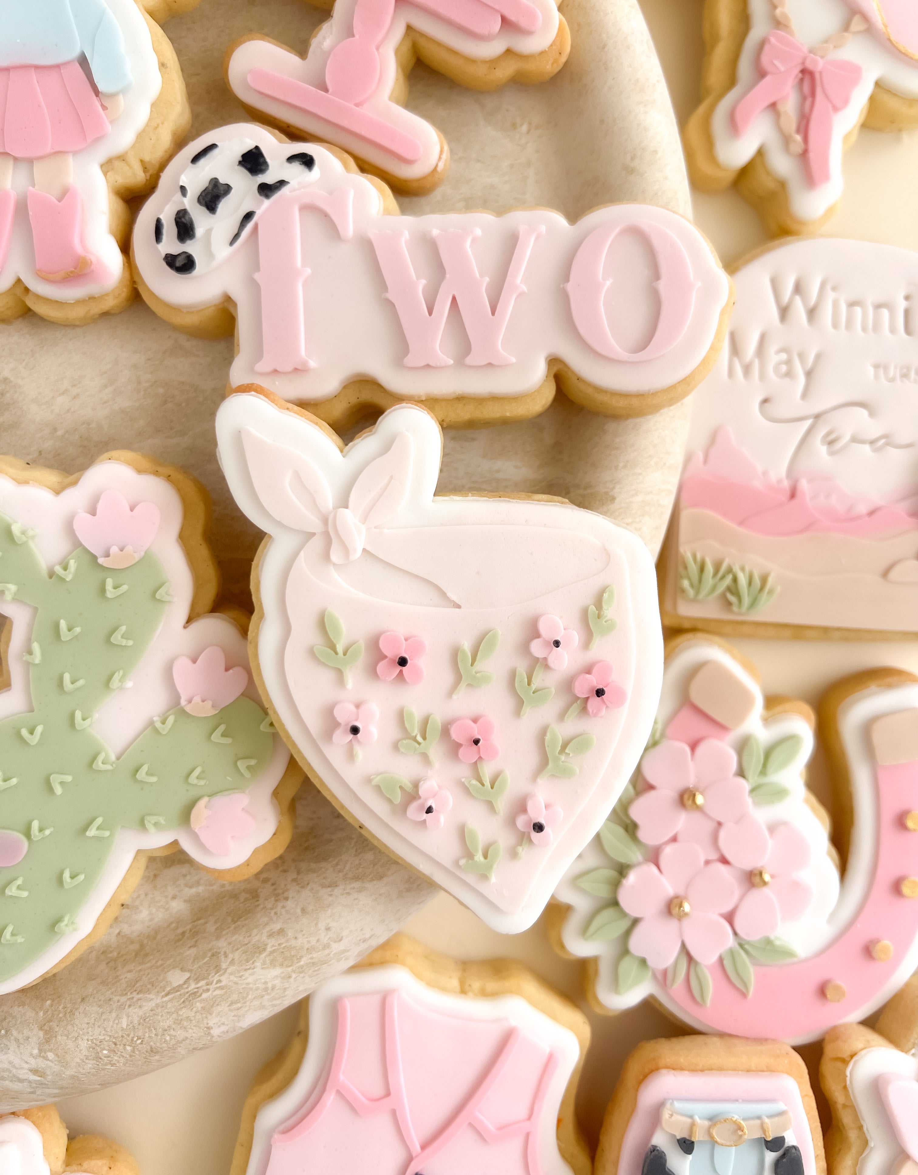 Floral scarf debosser and cutter