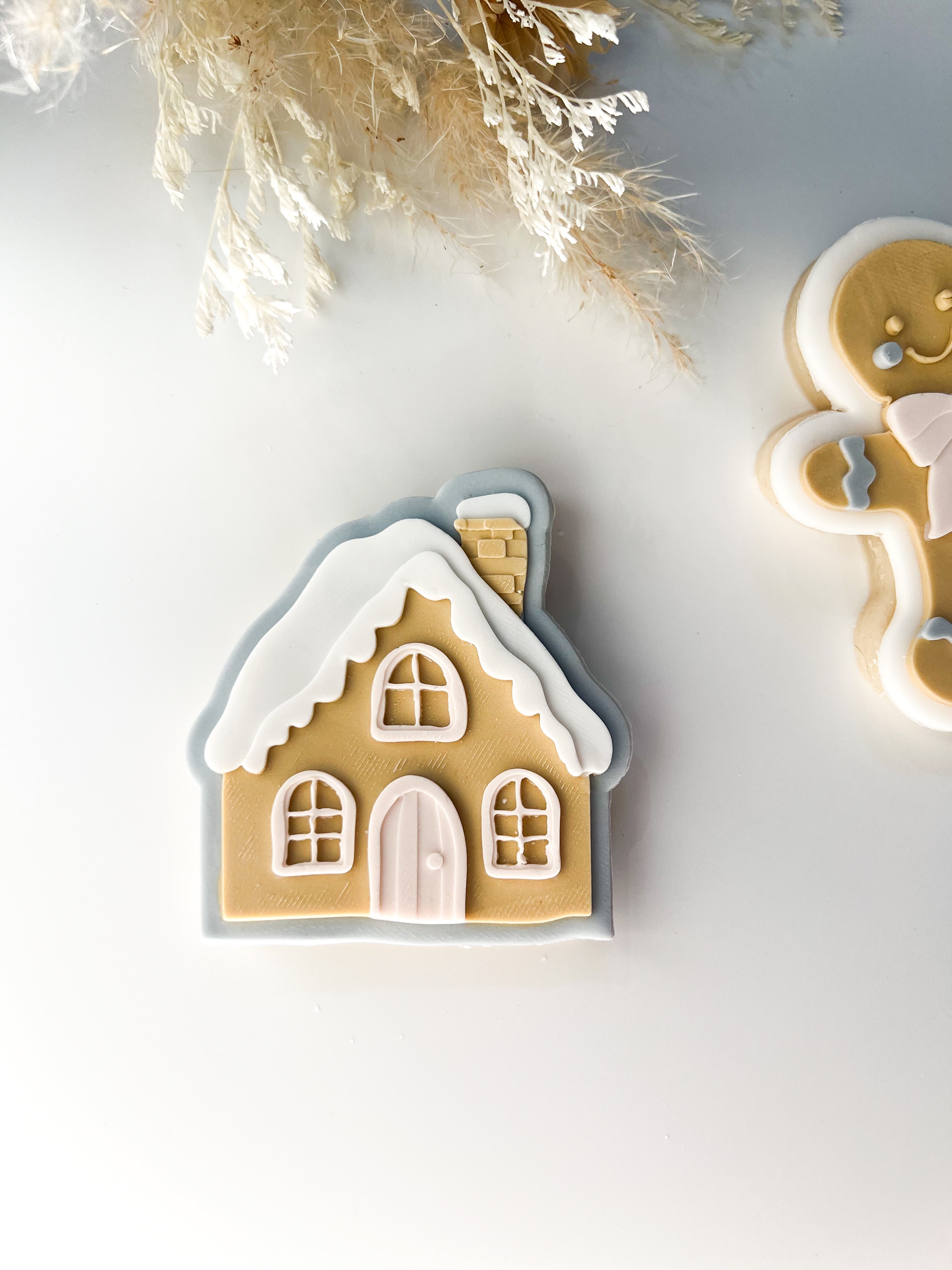 Gingerbread house V1 debosser and cutter