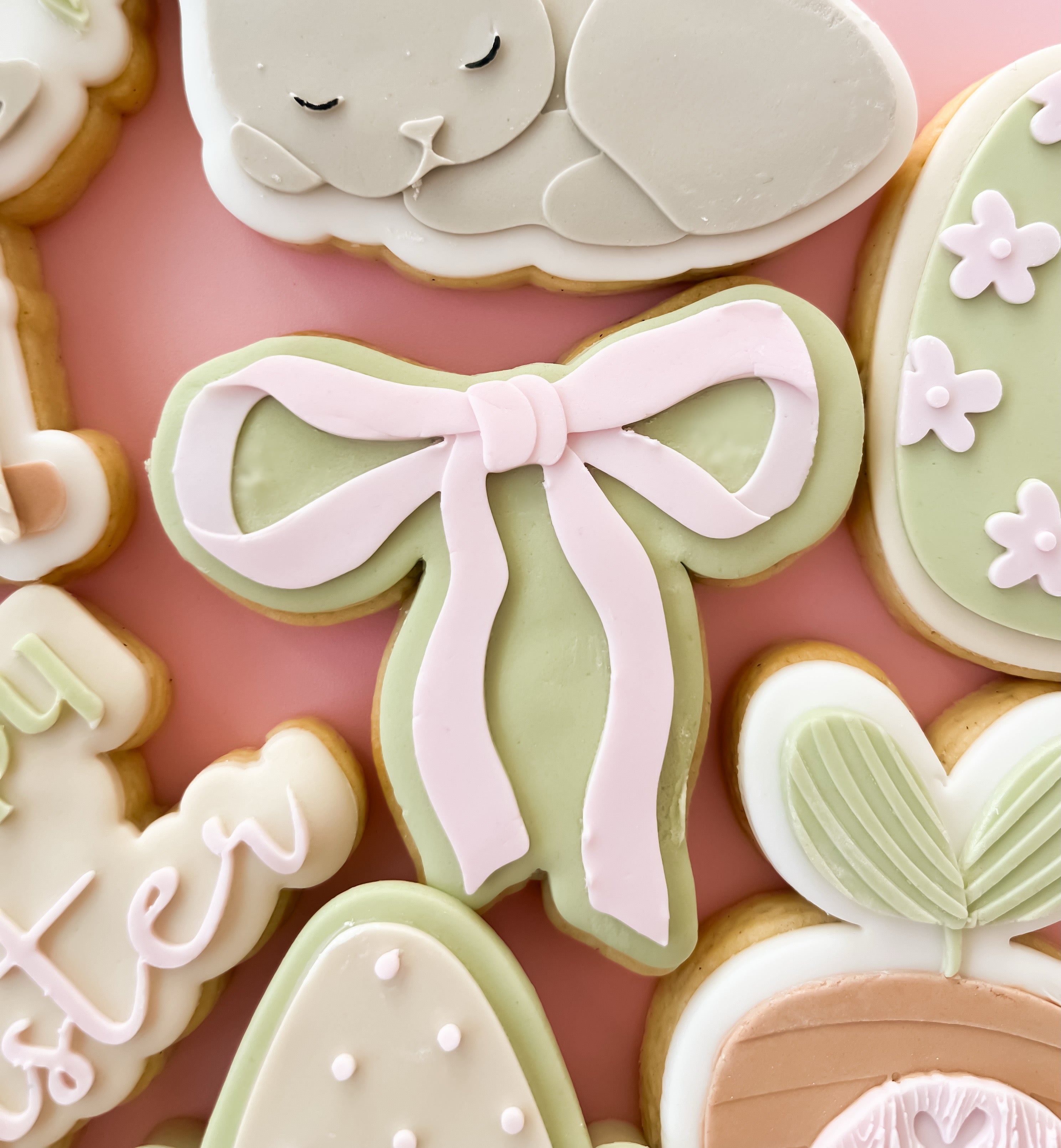 Dainty bow debosser and cutter
