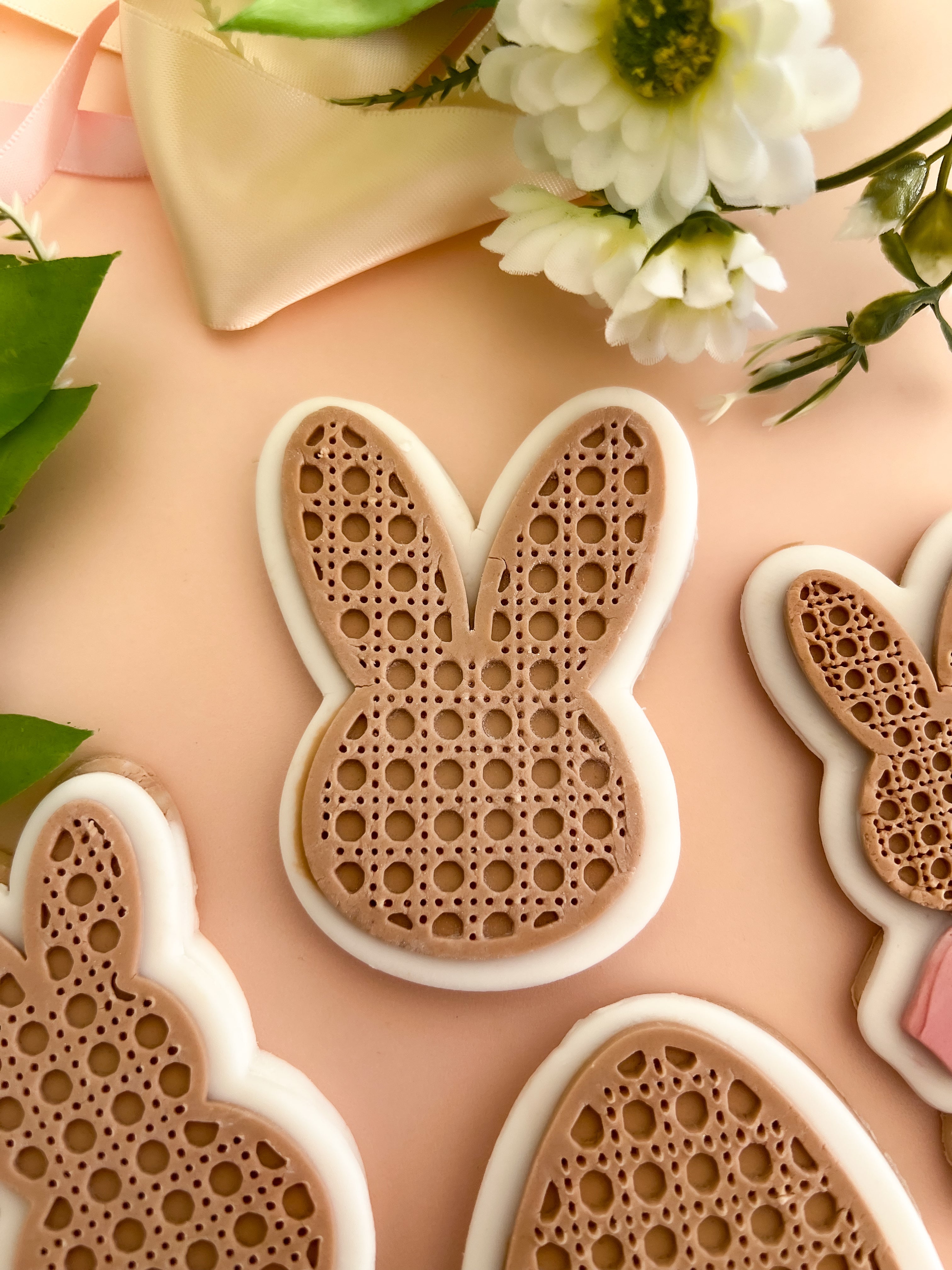 Rattan bunny head debosser and cutter