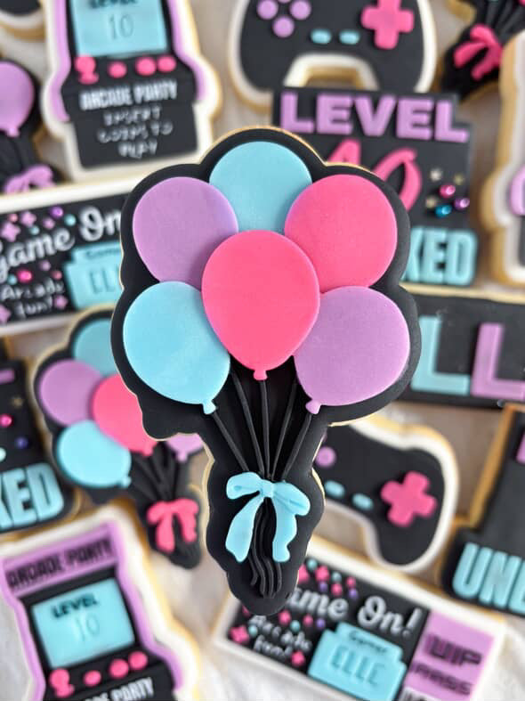 Plain balloon bunch debosser and cutter