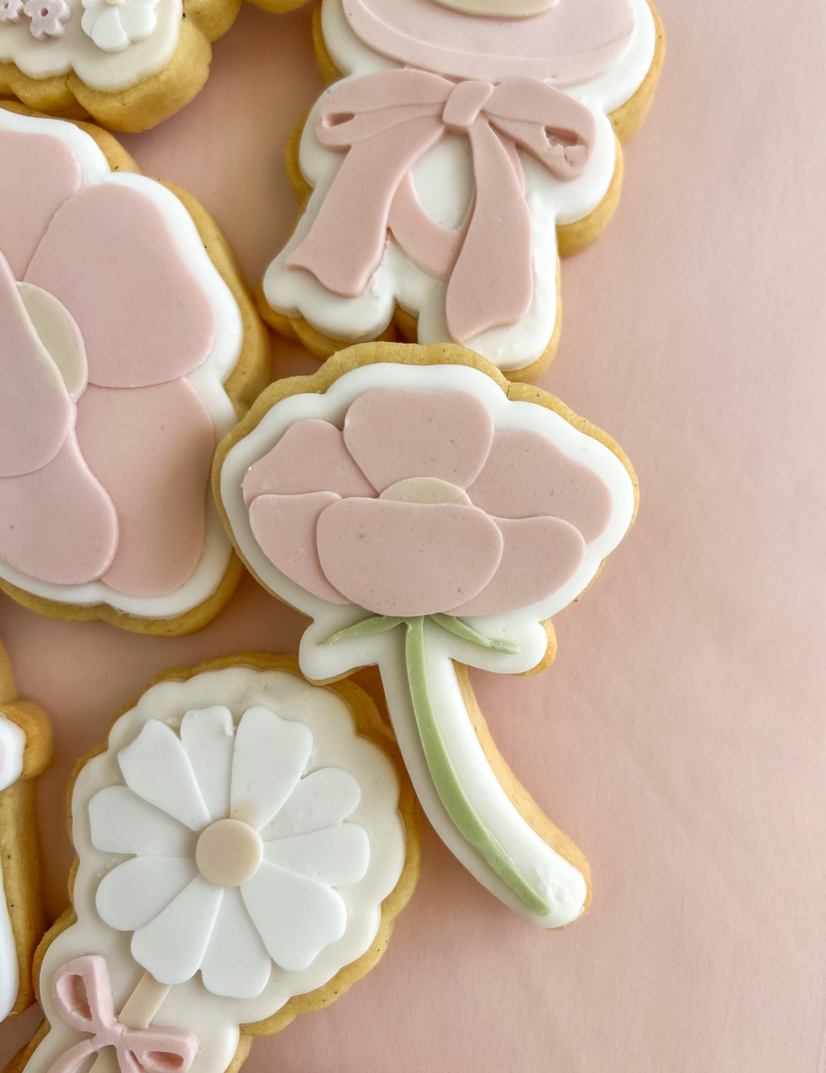 Stem daisy flower debosser and cutter