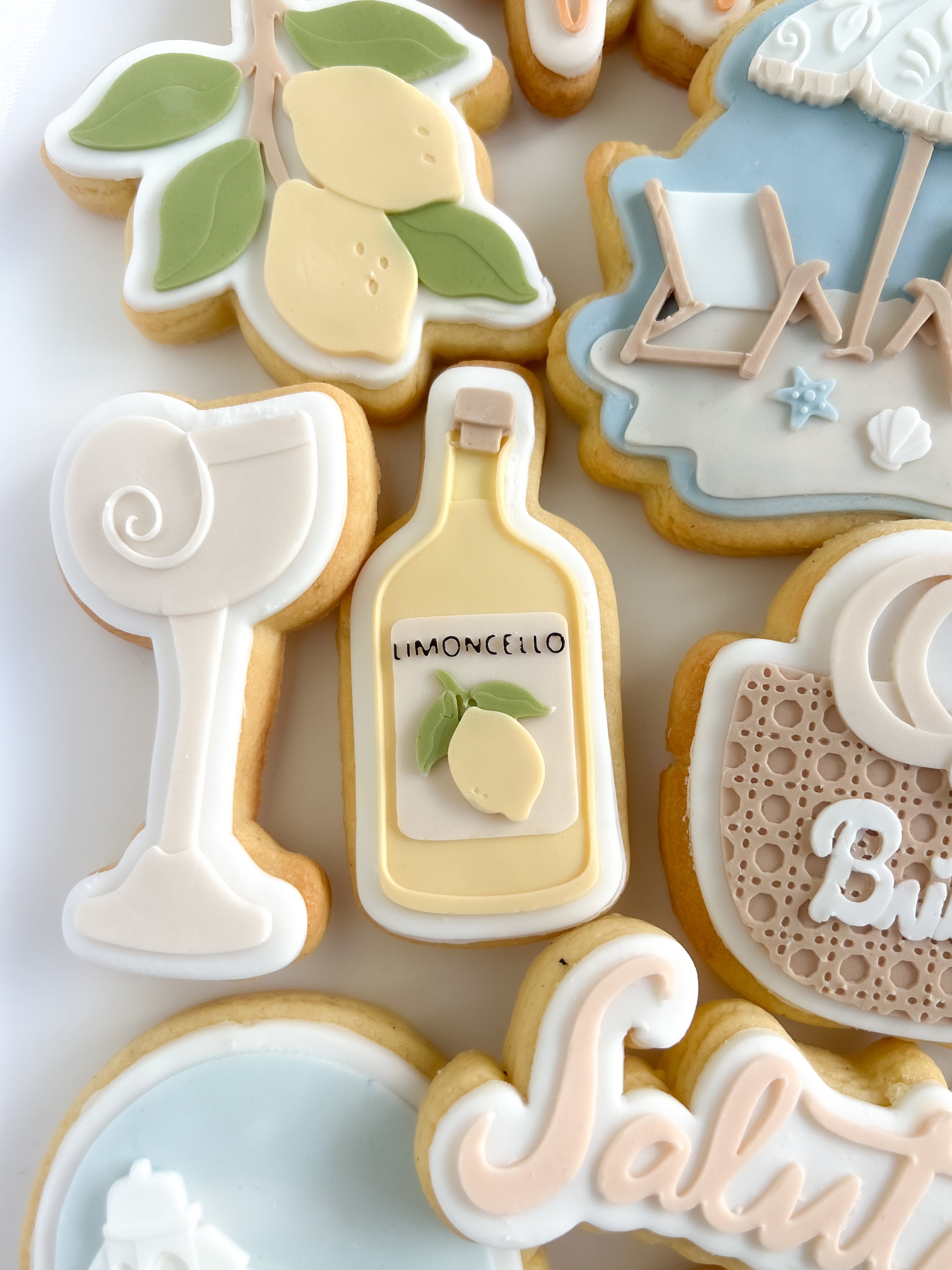 Limoncello bottle V2 debosser and cutter