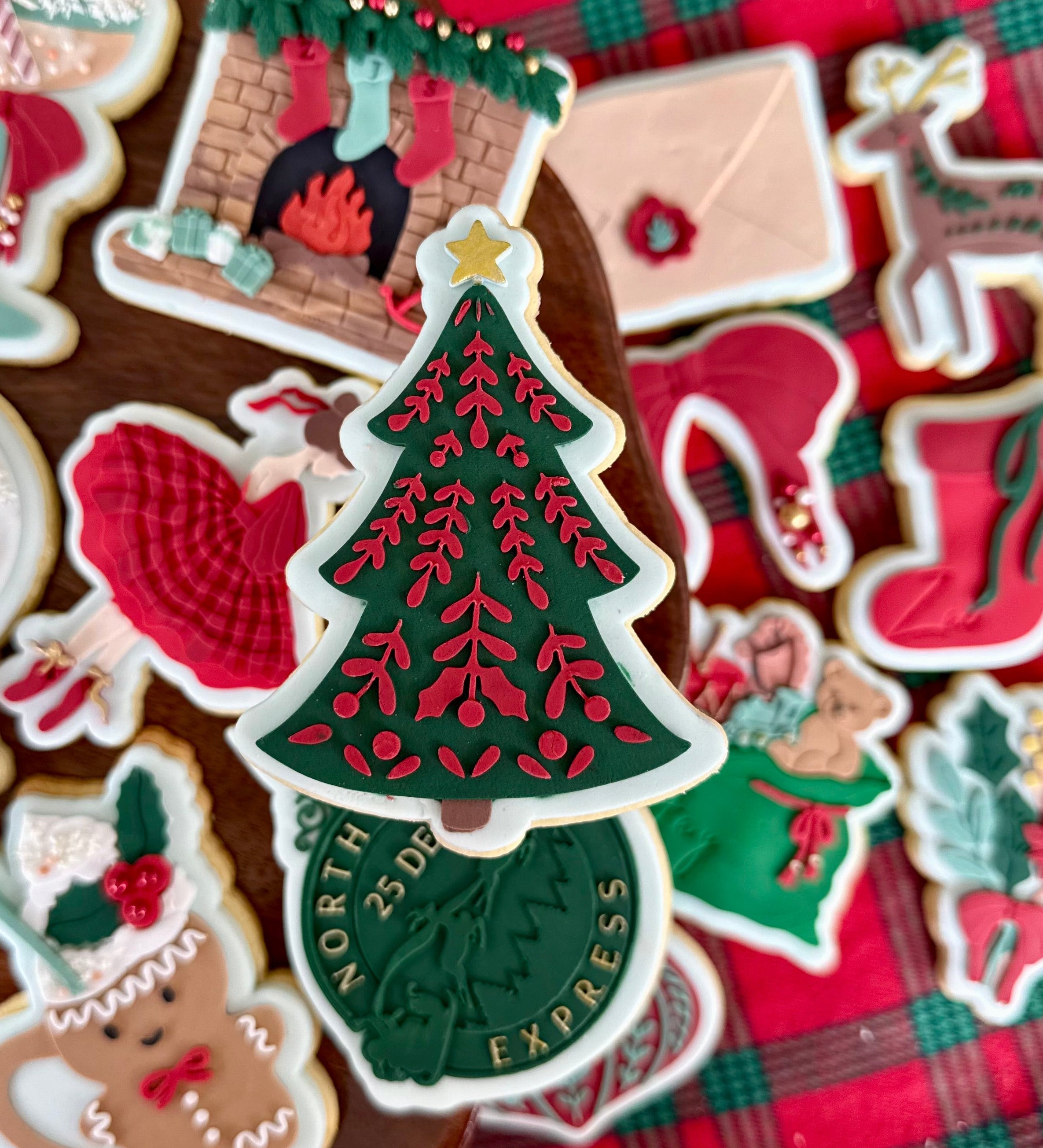 Christmas tree V2 debosser and cutter