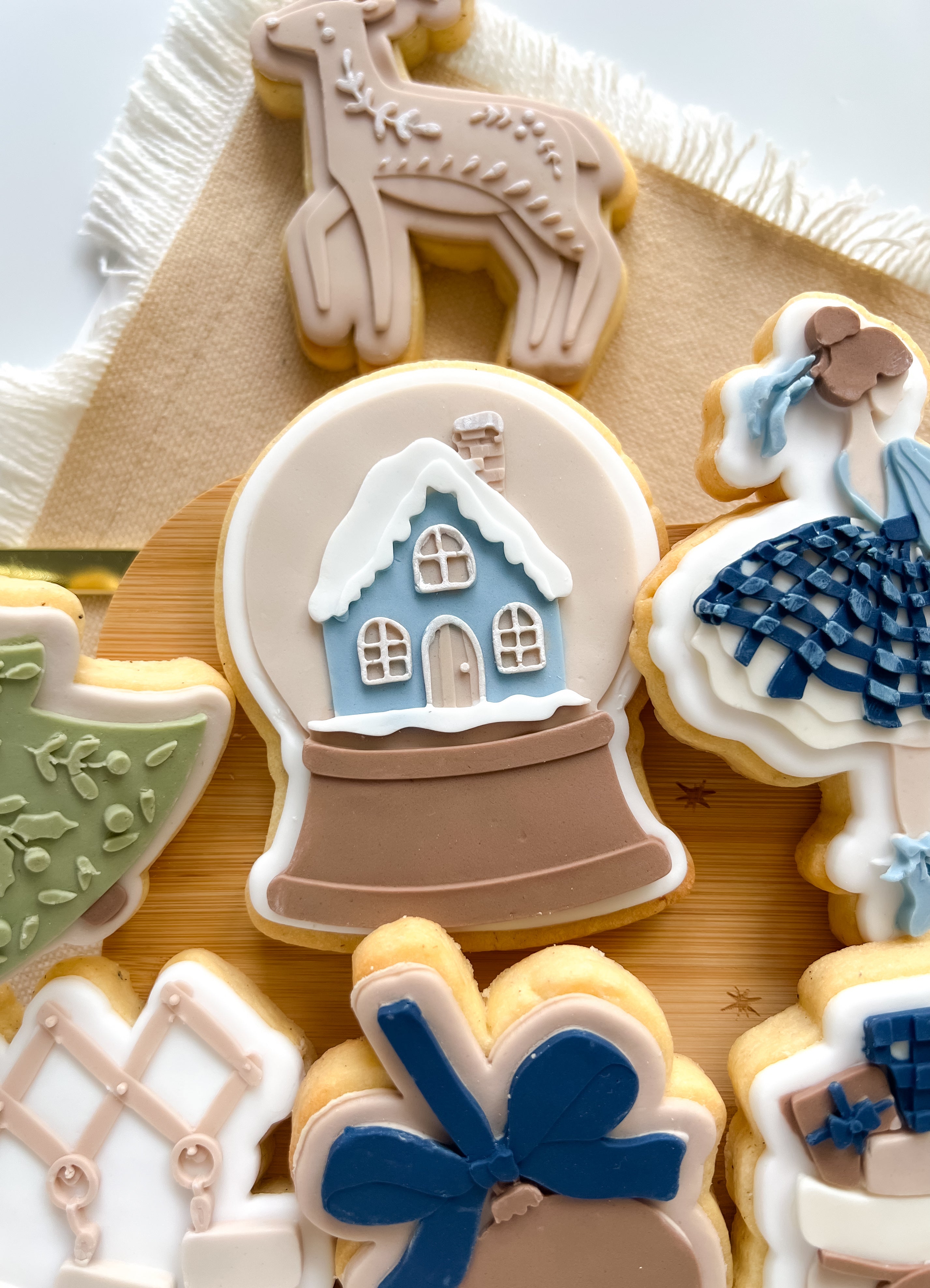 Snow globe debosser and cutter