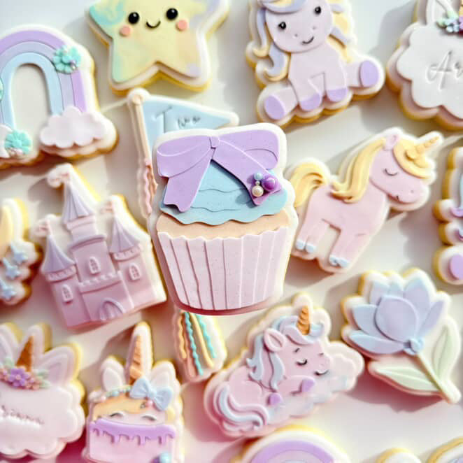 Cupcake with bow debosser and cutter