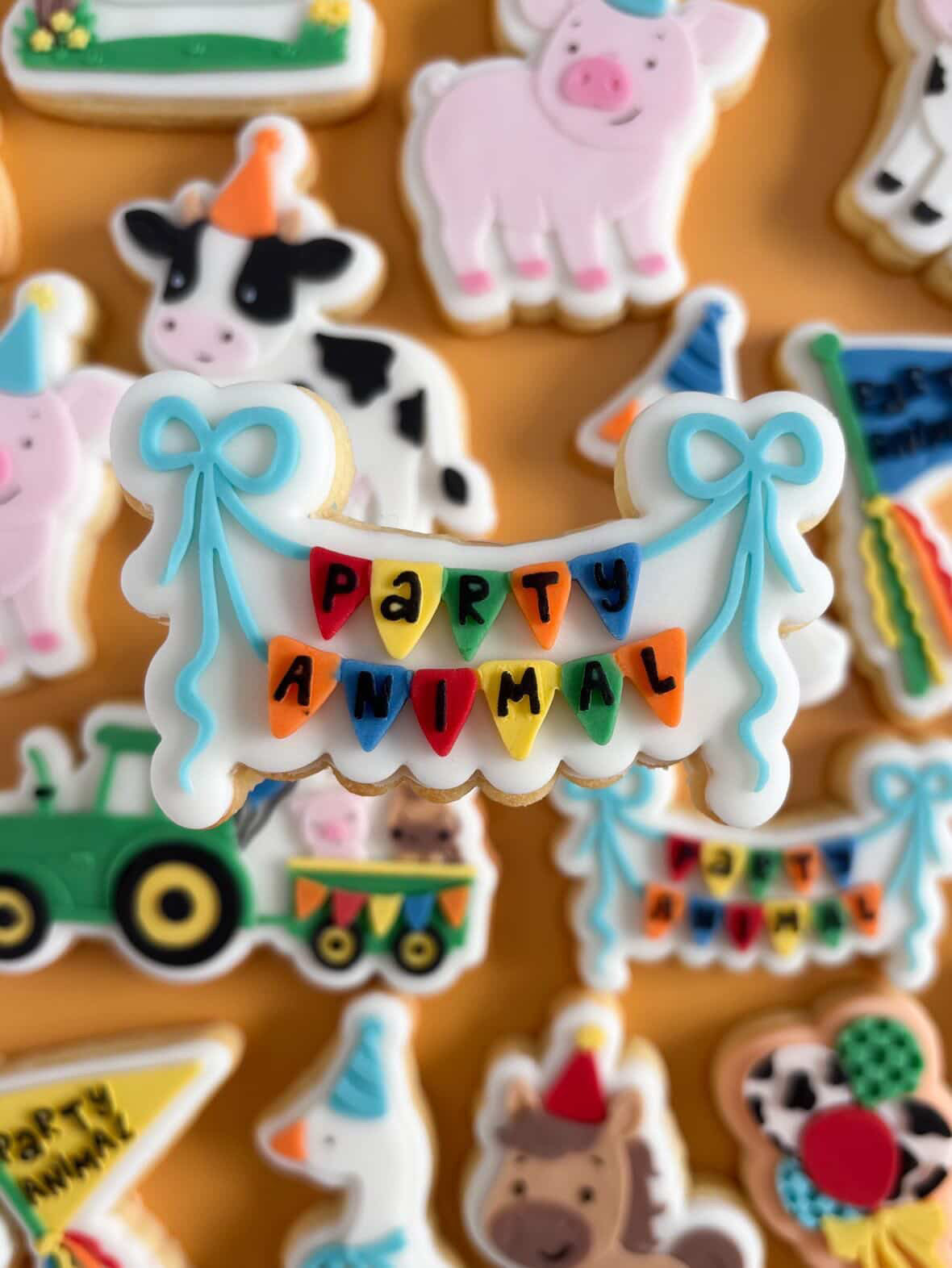 Party animal bunting debosser and cutter