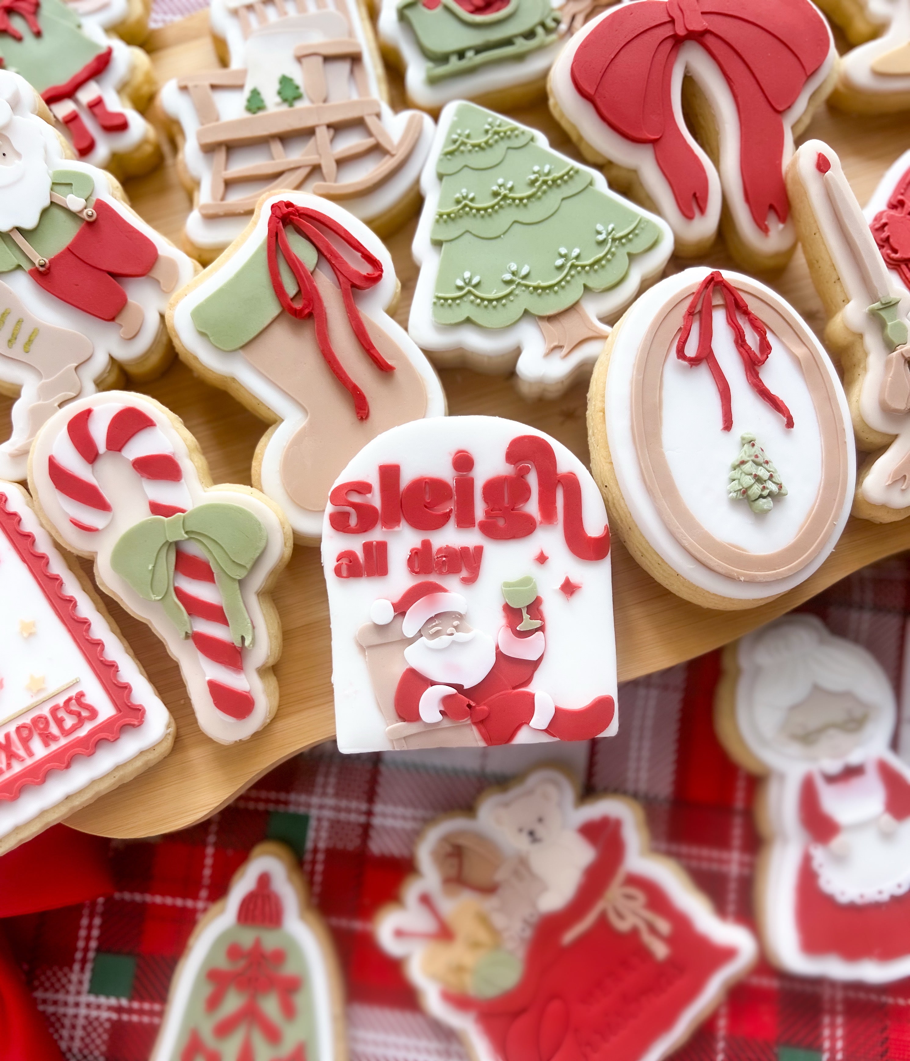 Sleigh all day debosser and cutter