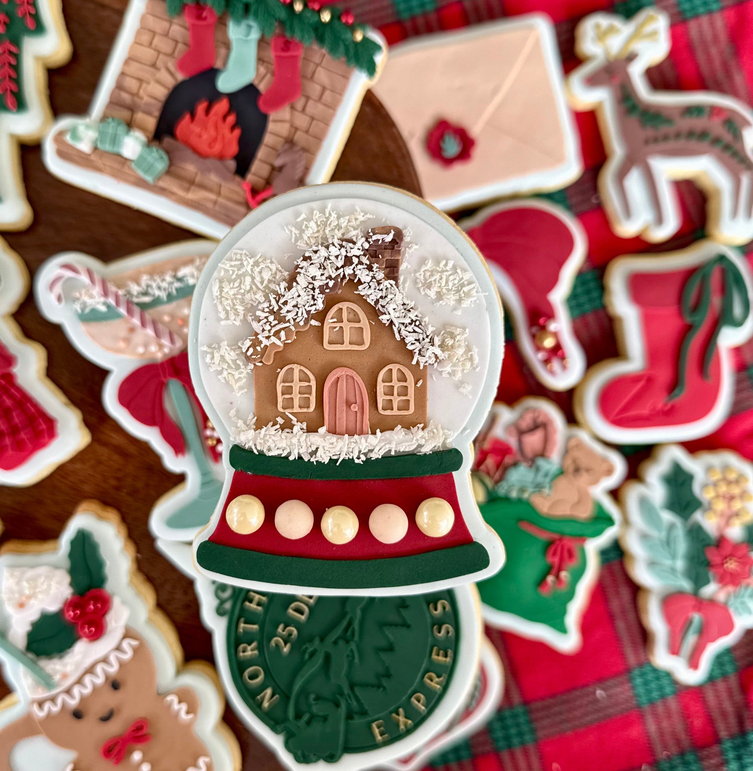 Snow globe debosser and cutter