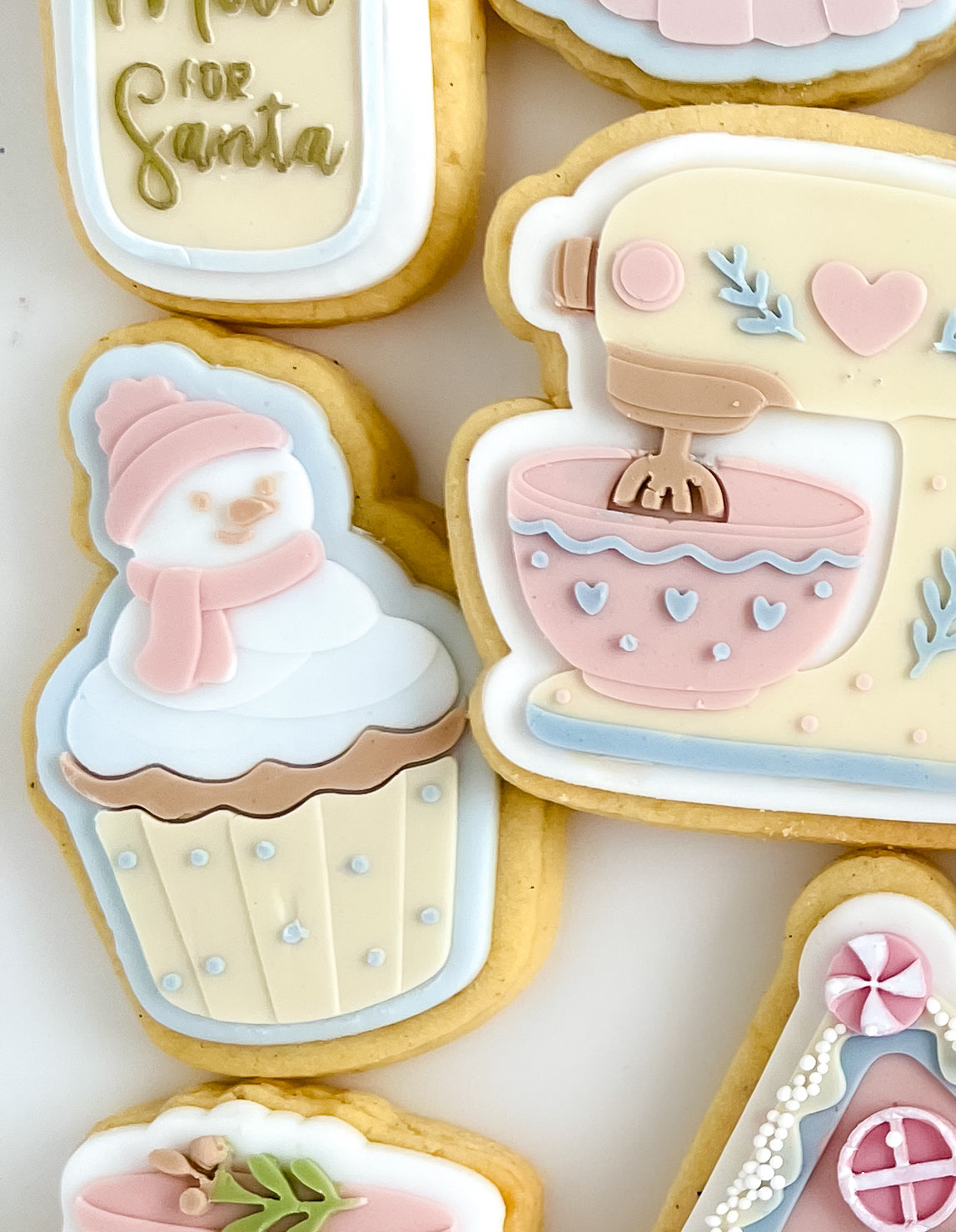 Snowman cupcake debosser and cutter