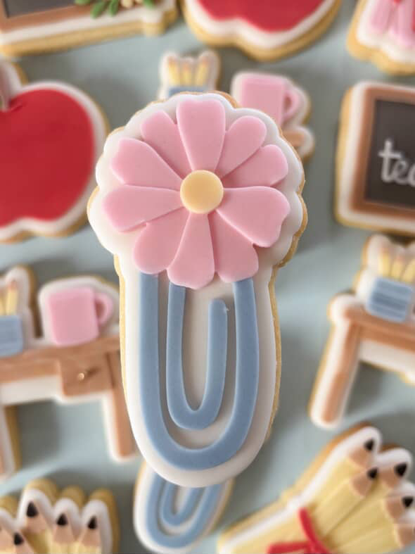 Daisy paperclip debosser and cutter