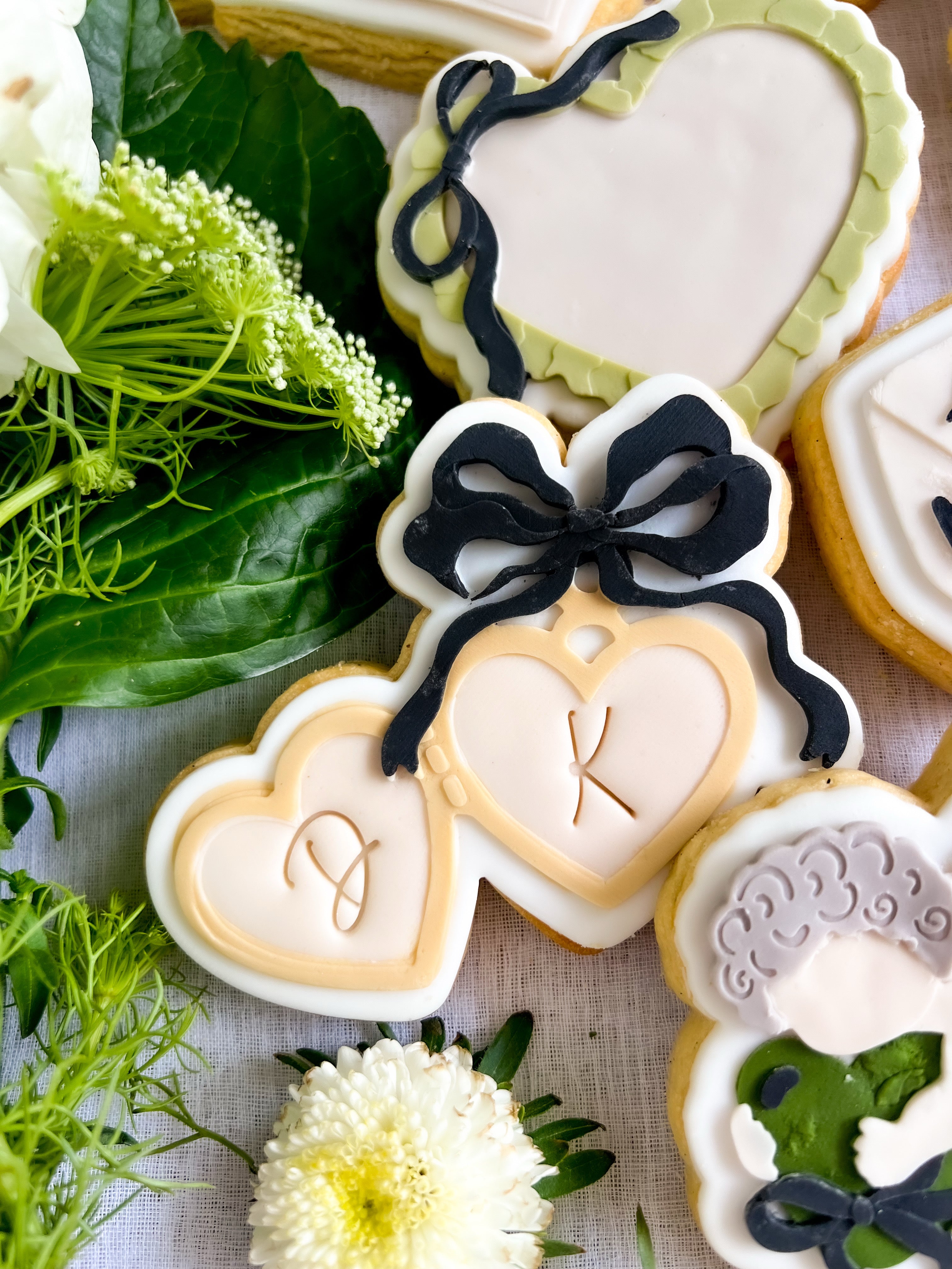 Heart locket V1 debosser and cutter