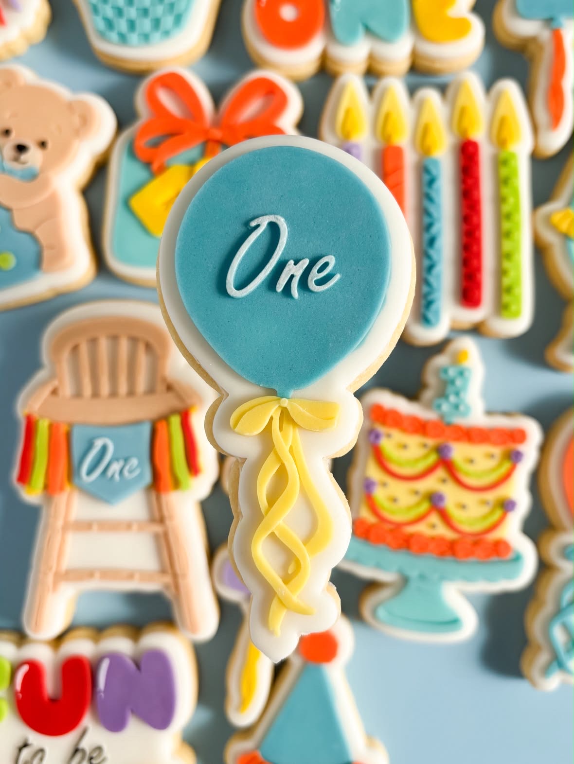 One birthday balloon debosser and cutter