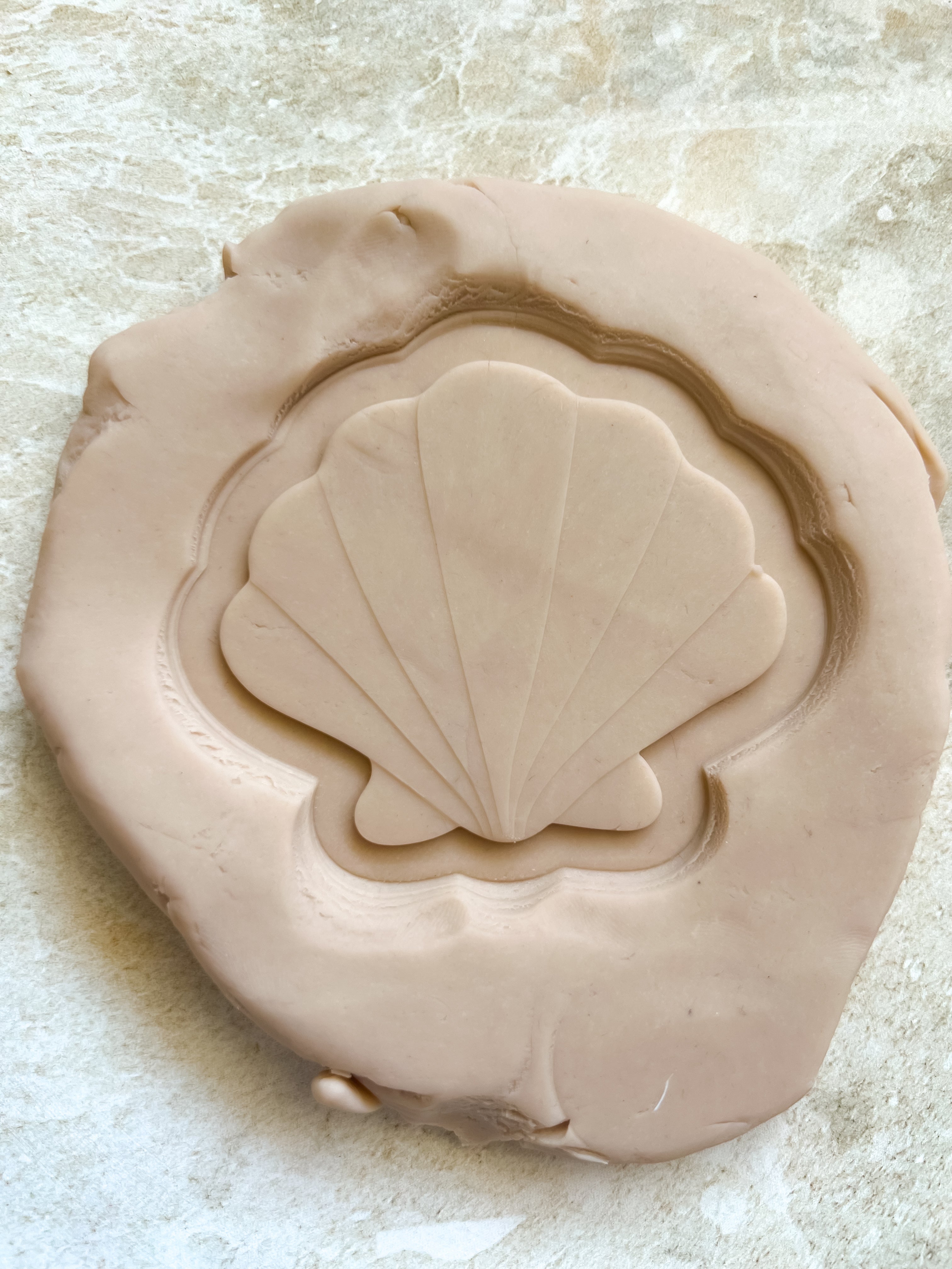 Scalloped shell V2 debosser and cutter