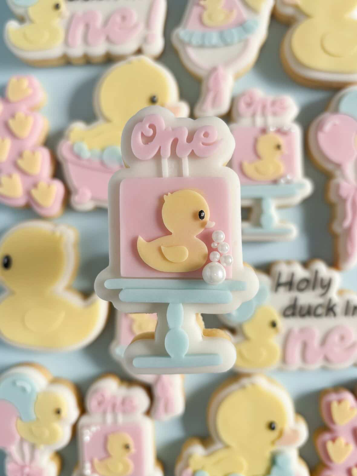 Rubber duck cake debosser and cutter