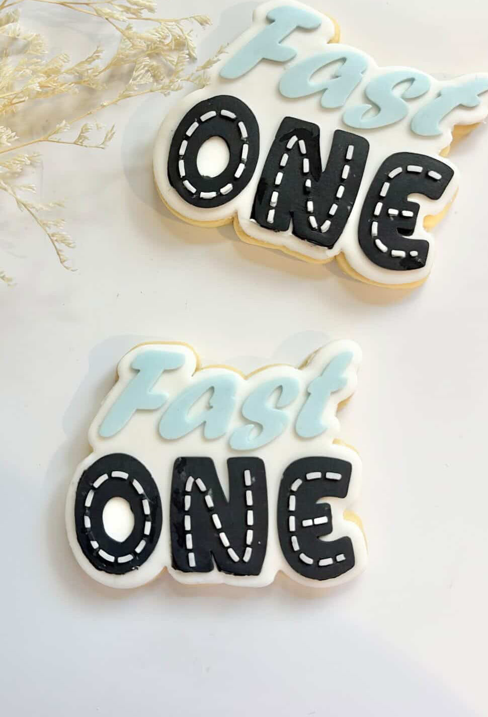 Fast One debosser and cutter