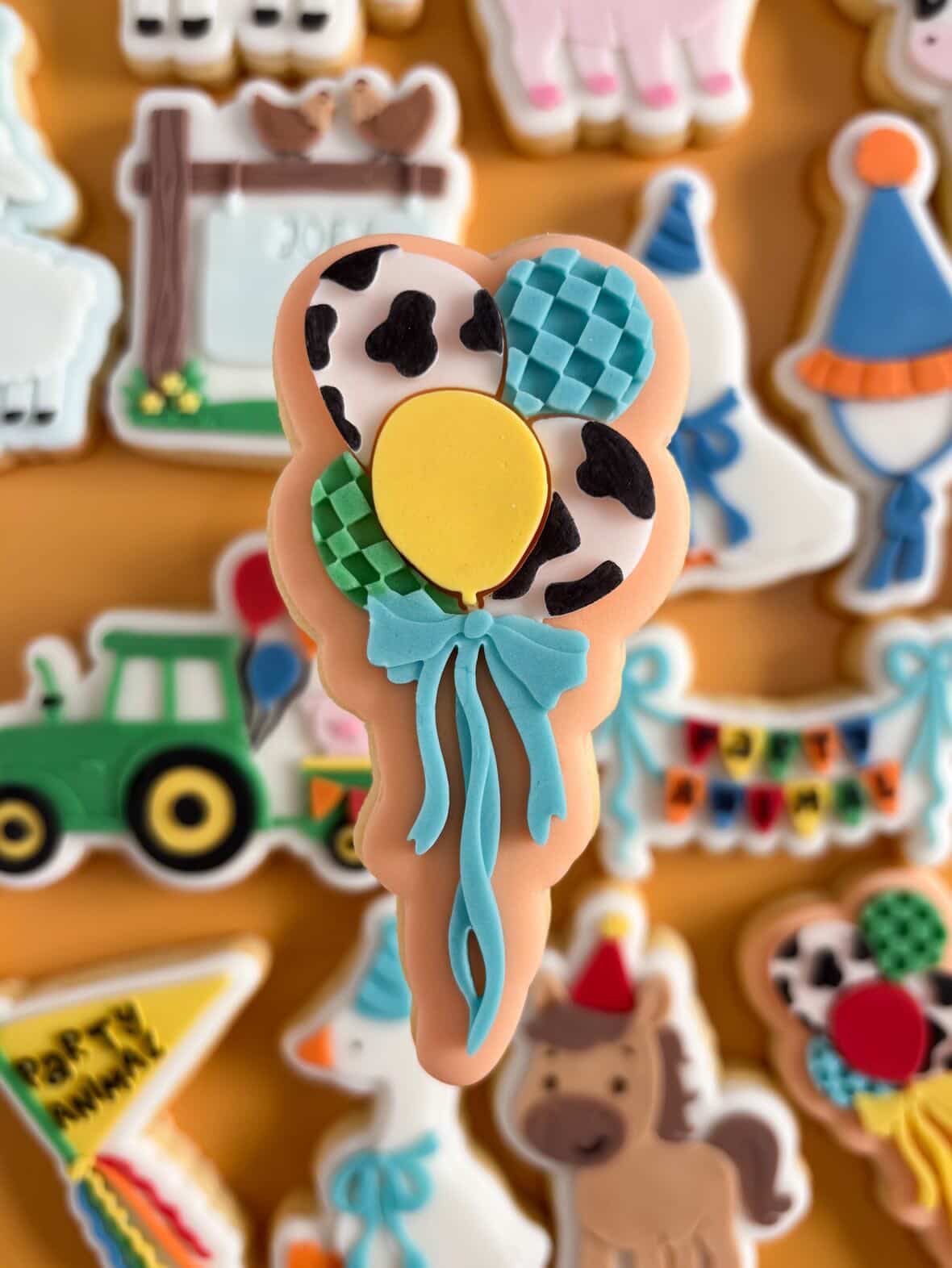 Cow print balloons debosser and cutter