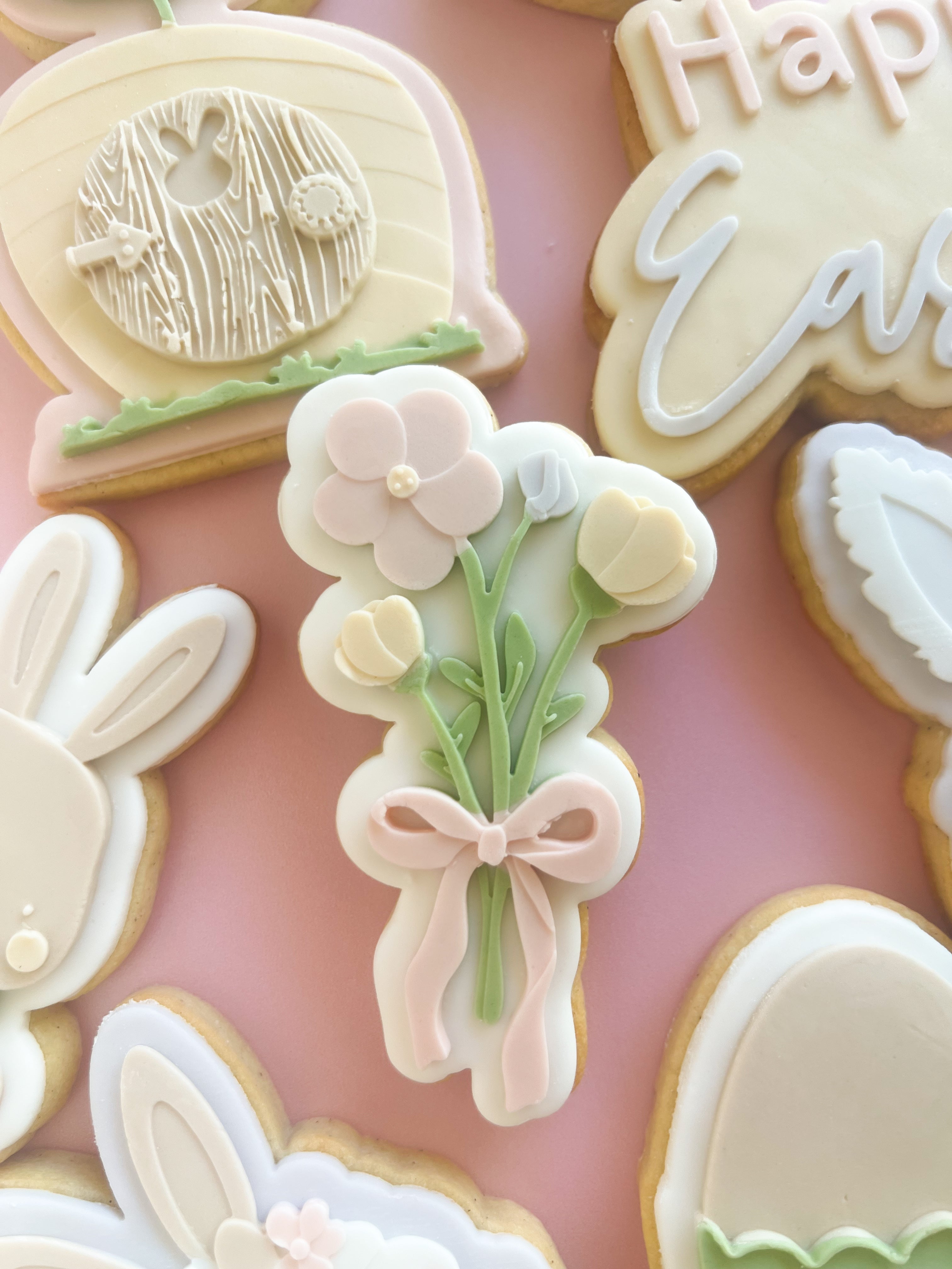 Floral bouquet with bow debosser and cutter