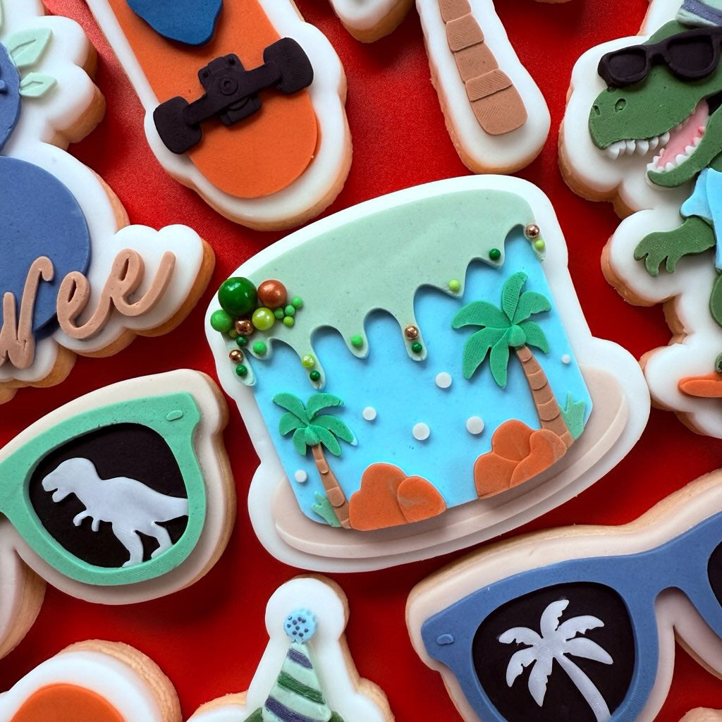 Dinosaur/ palm tree cake
