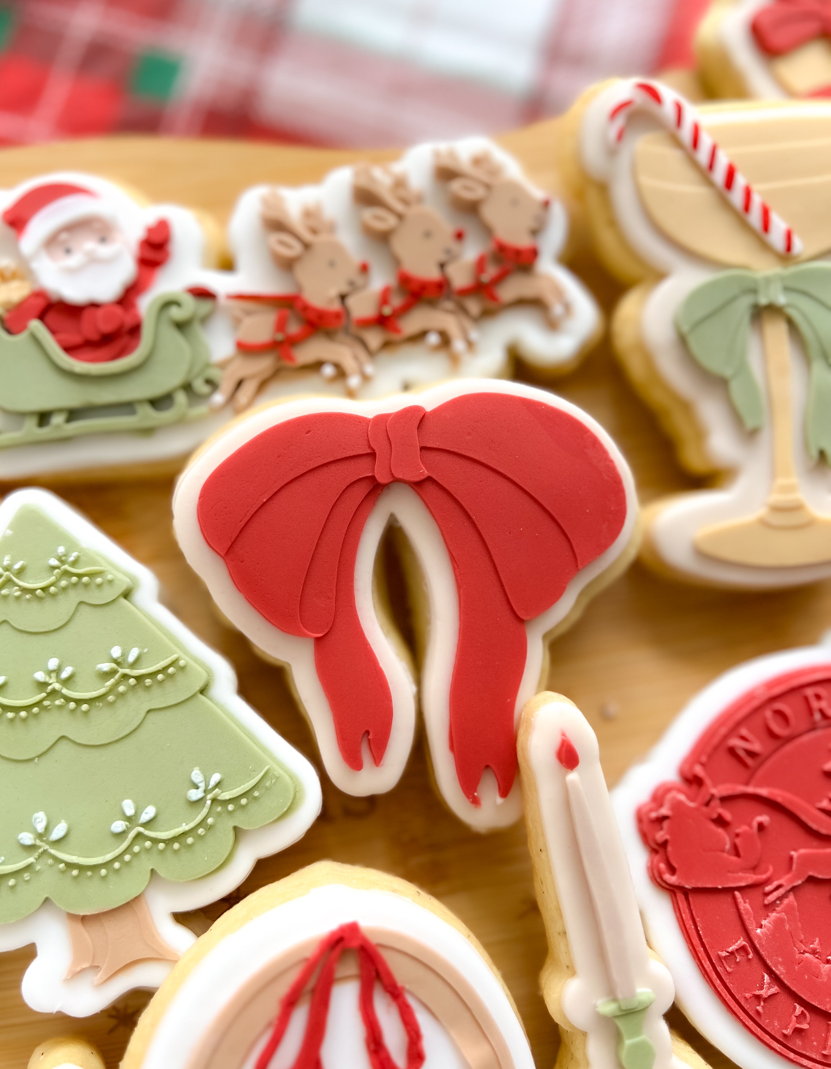 Christmas bow debosser and cutter