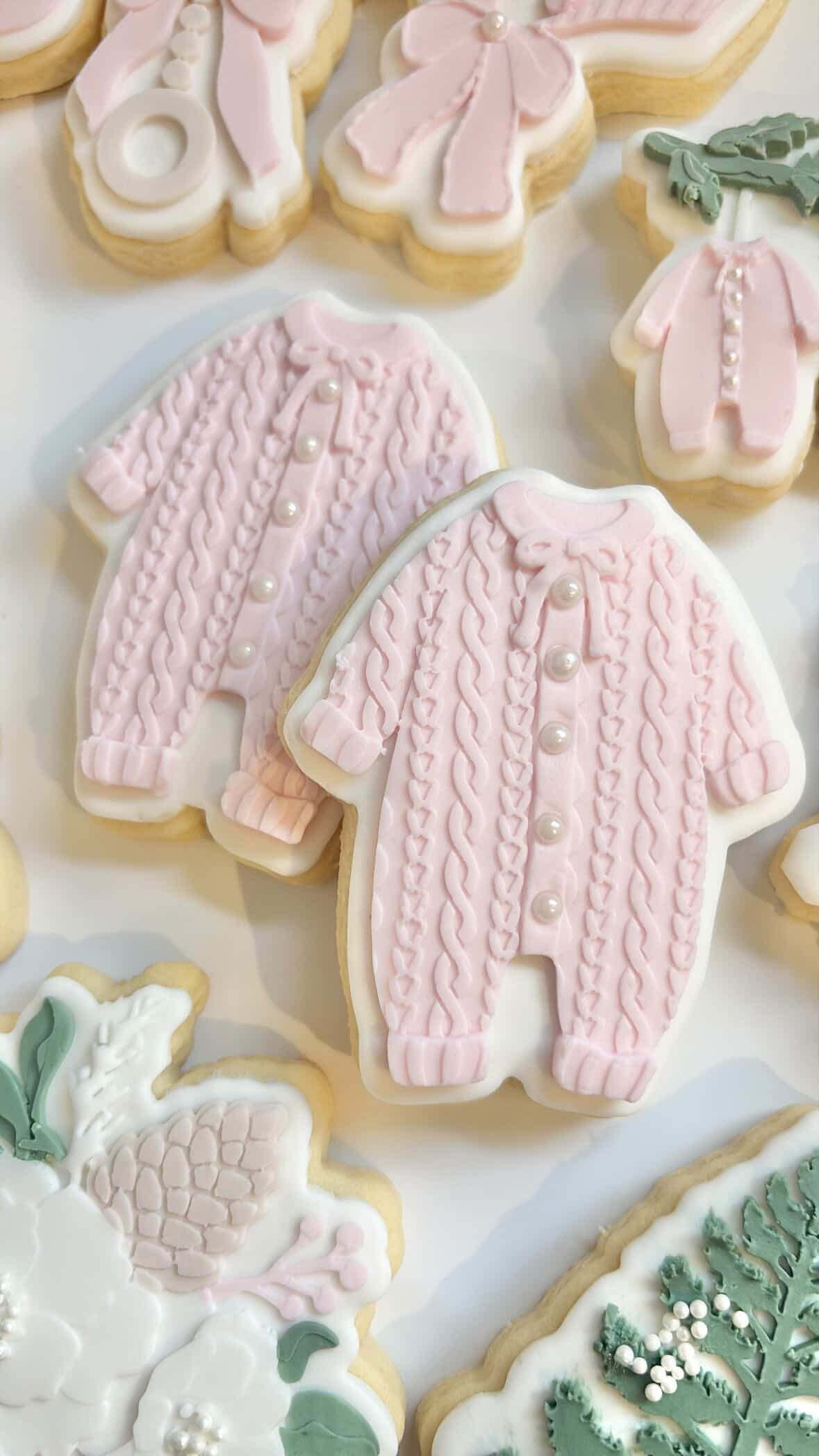 Knit baby onesie debosser and cutter