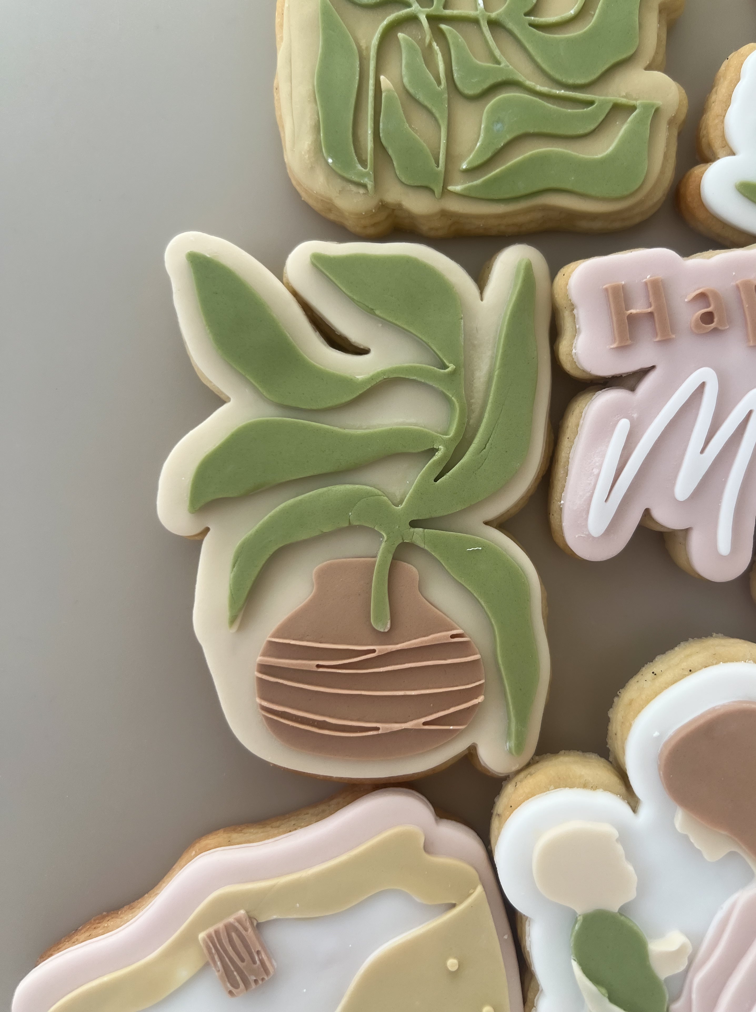 Abstract pot plant debosser and cutter