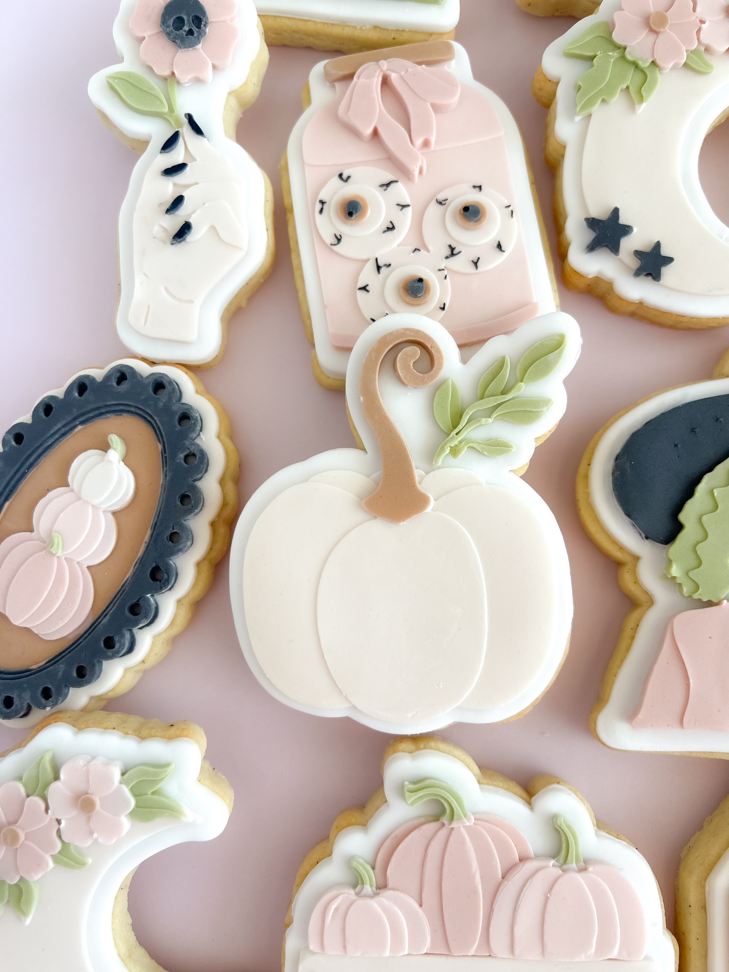 Pumpkin with leaf debosser and cutter