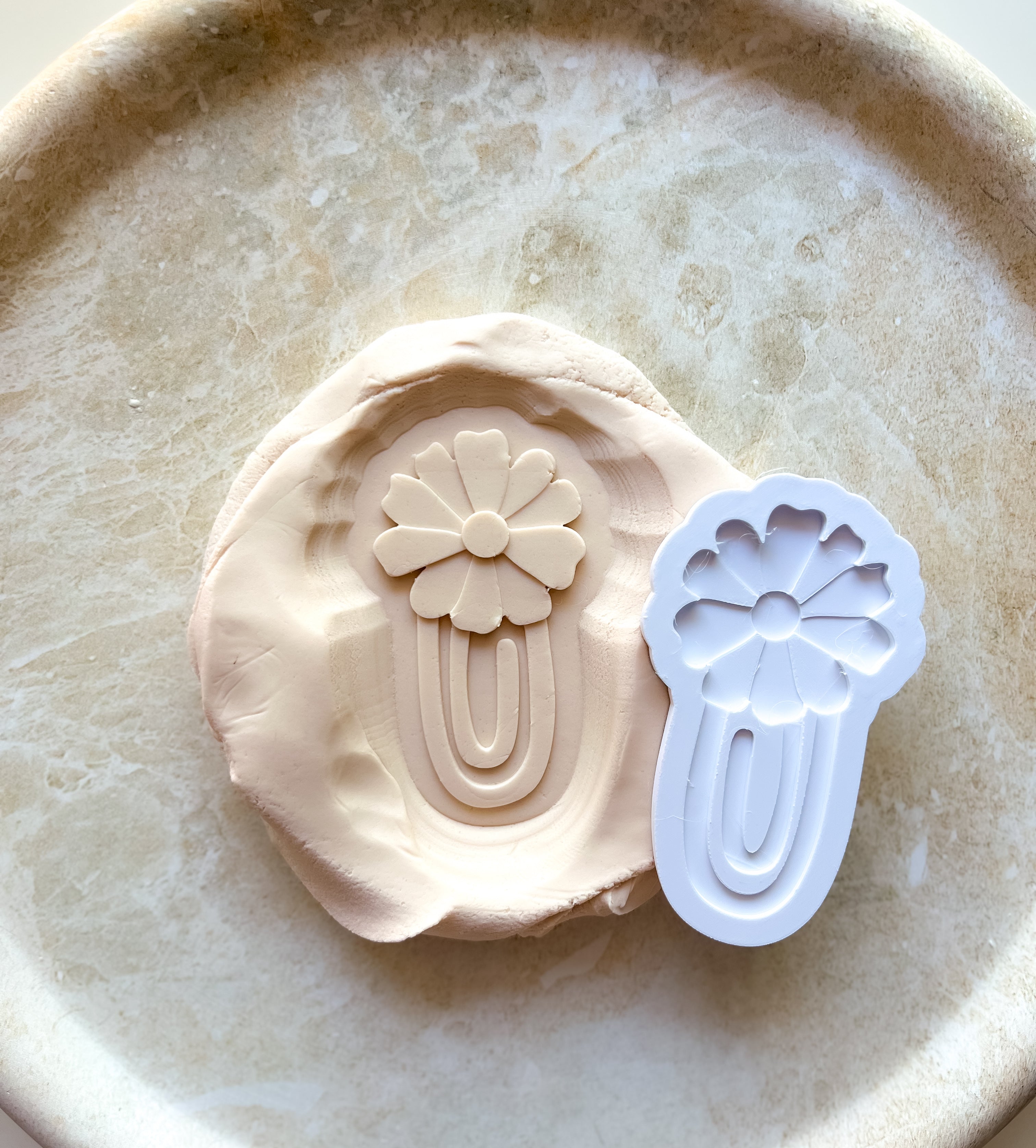 Daisy paperclip debosser and cutter