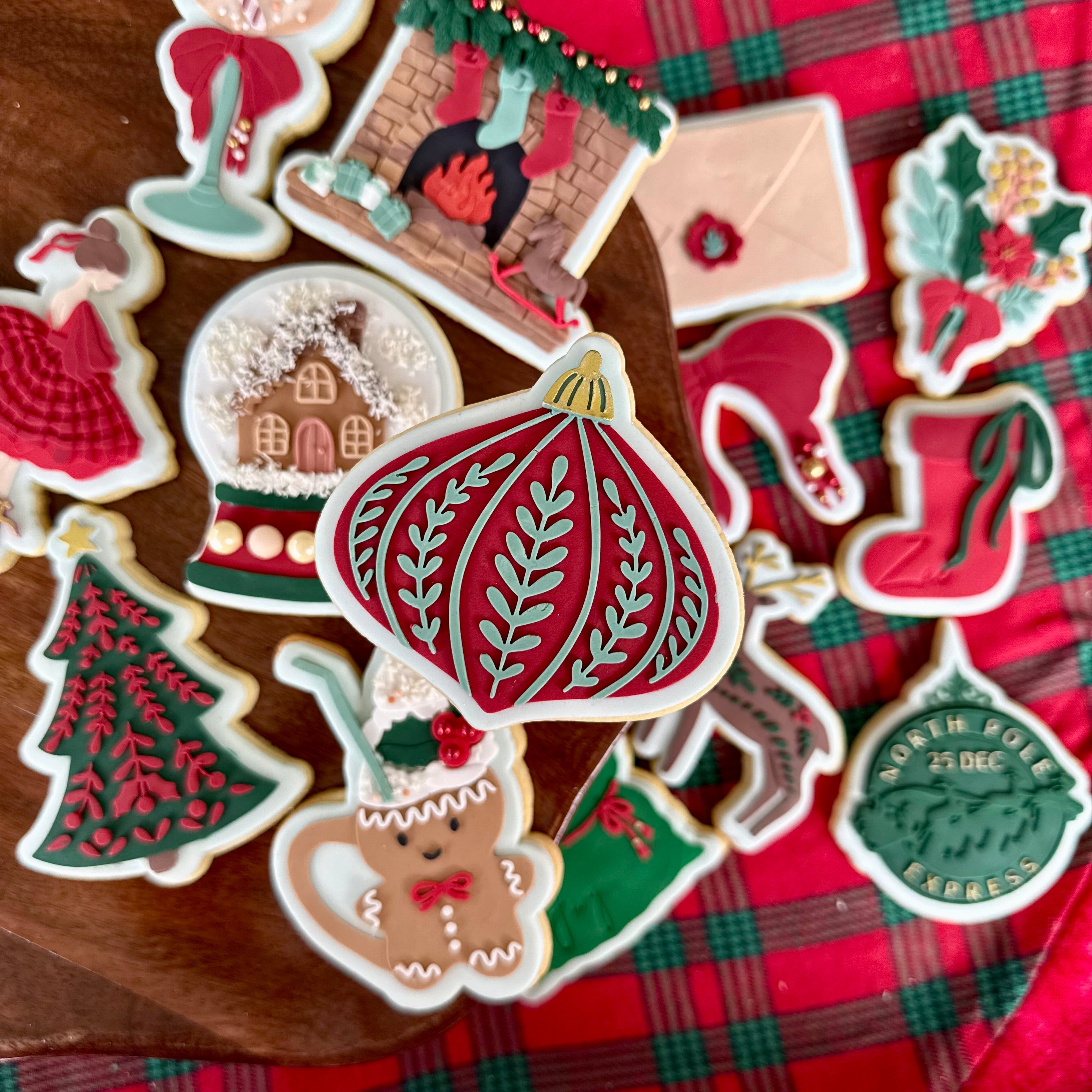 Detailed bauble debosser and cutter