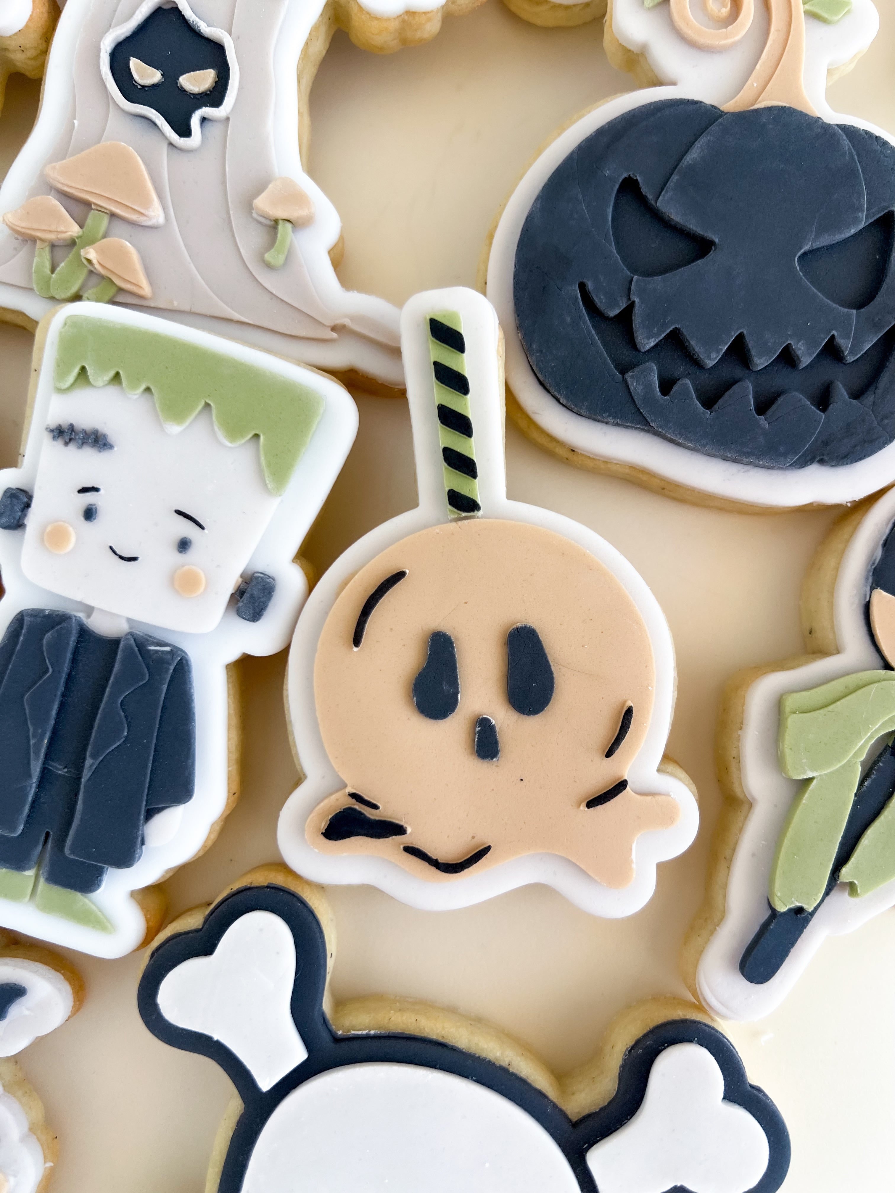 Ghost candy apple debosser and cutter