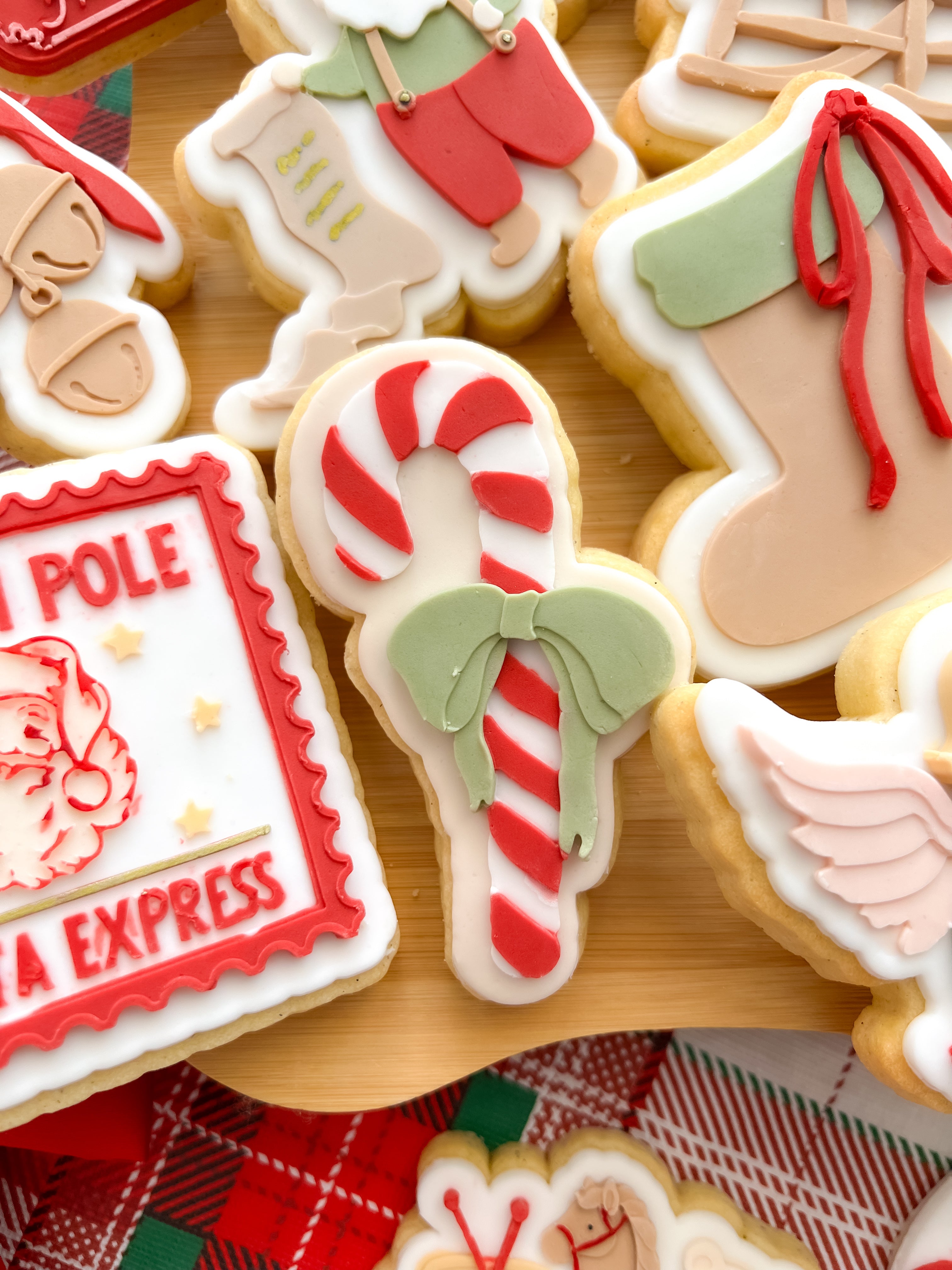 Candy cane with bow debosser and cutter