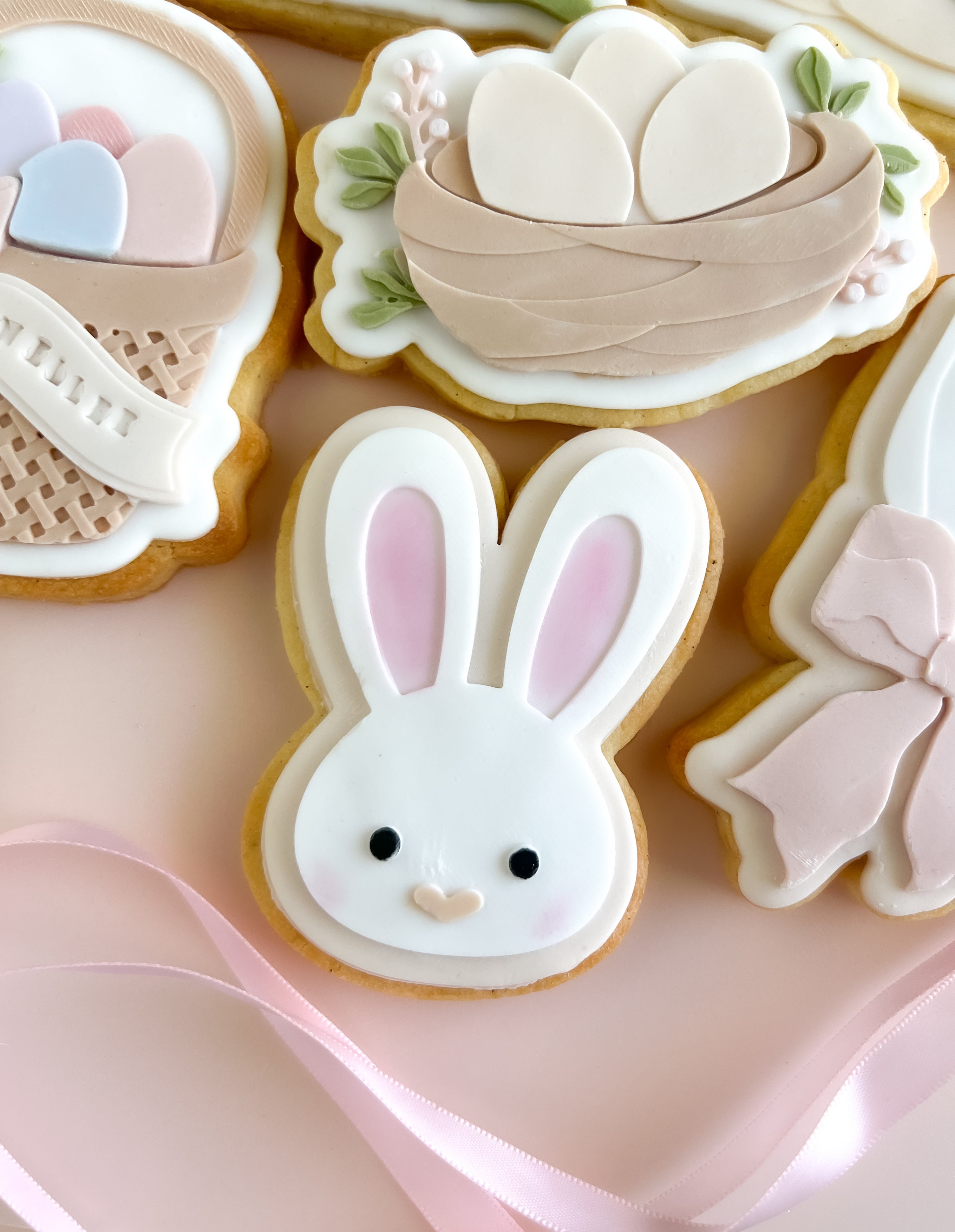 Simple bunny head debosser and cutter