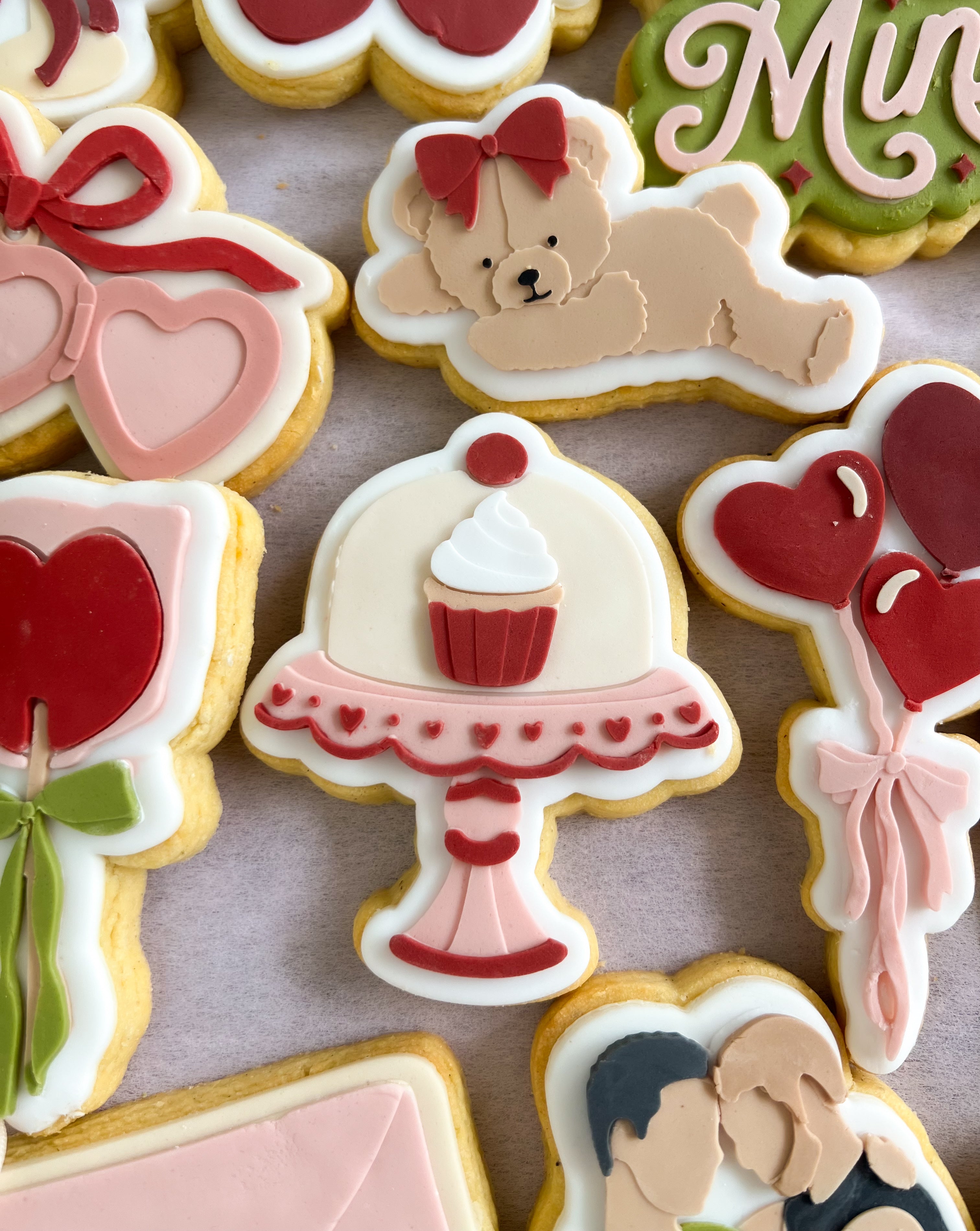 Cupcake on heart stand debosser and cutter