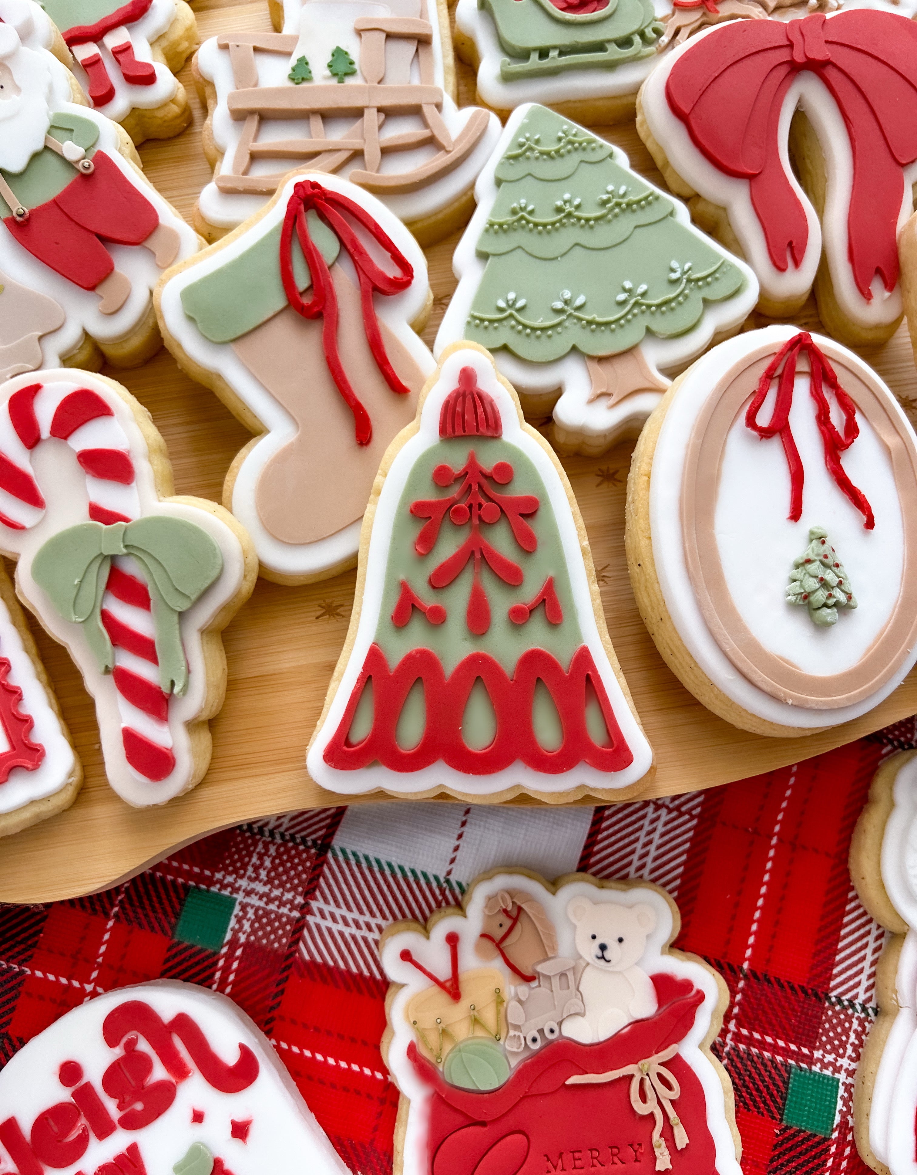 Bauble V2 debosser and cutter