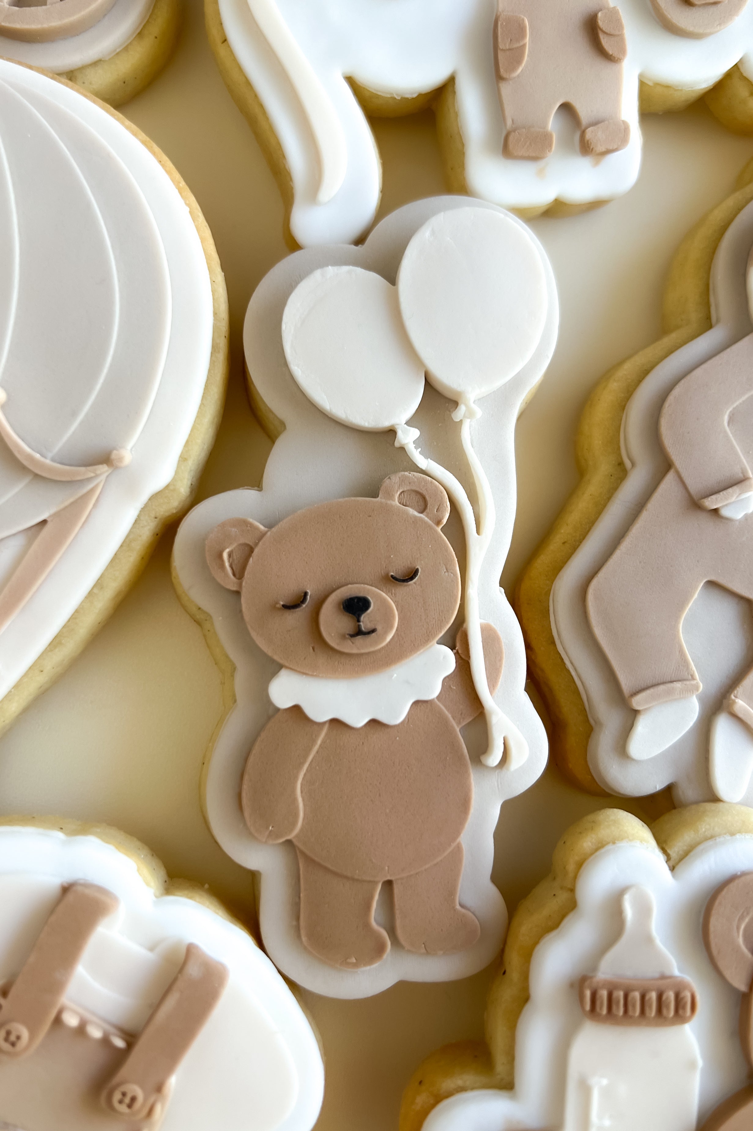 Bear holding balloons debosser and cutter