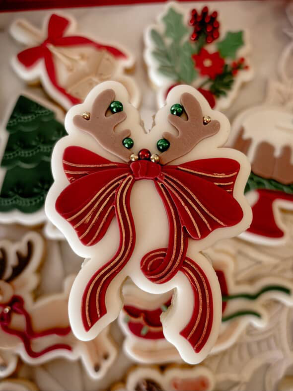 Bow with reindeer ears debosser and cutter