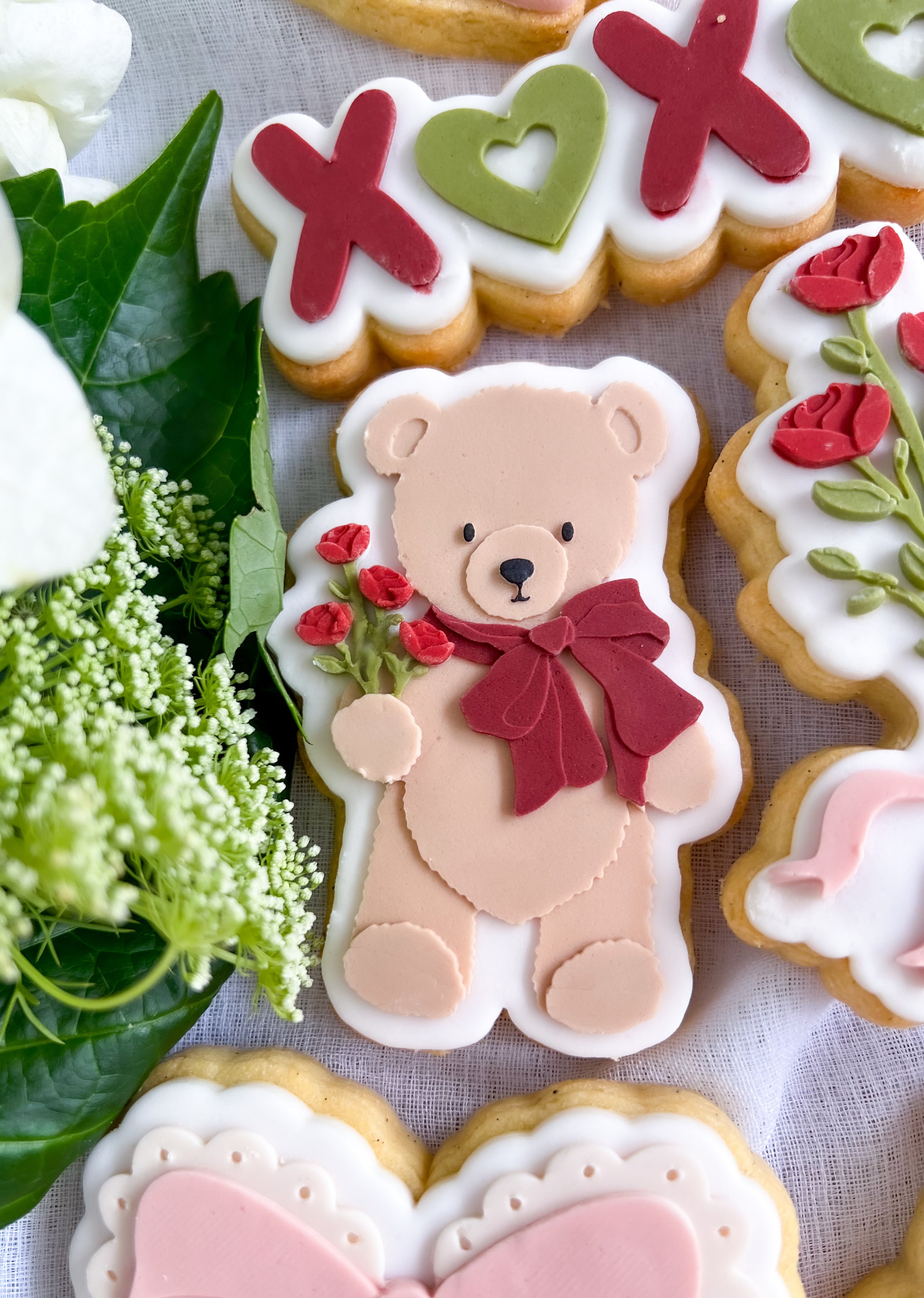 Scruffy bear holding roses debosser and cutter