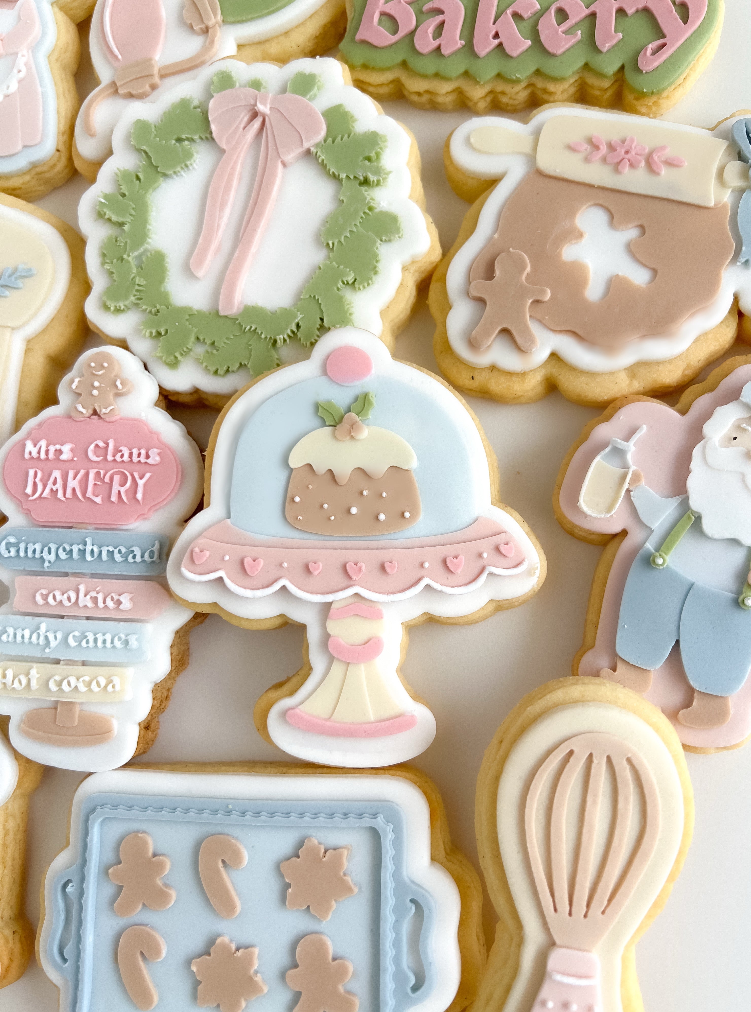 Christmas pudding on stand debosser and cutter