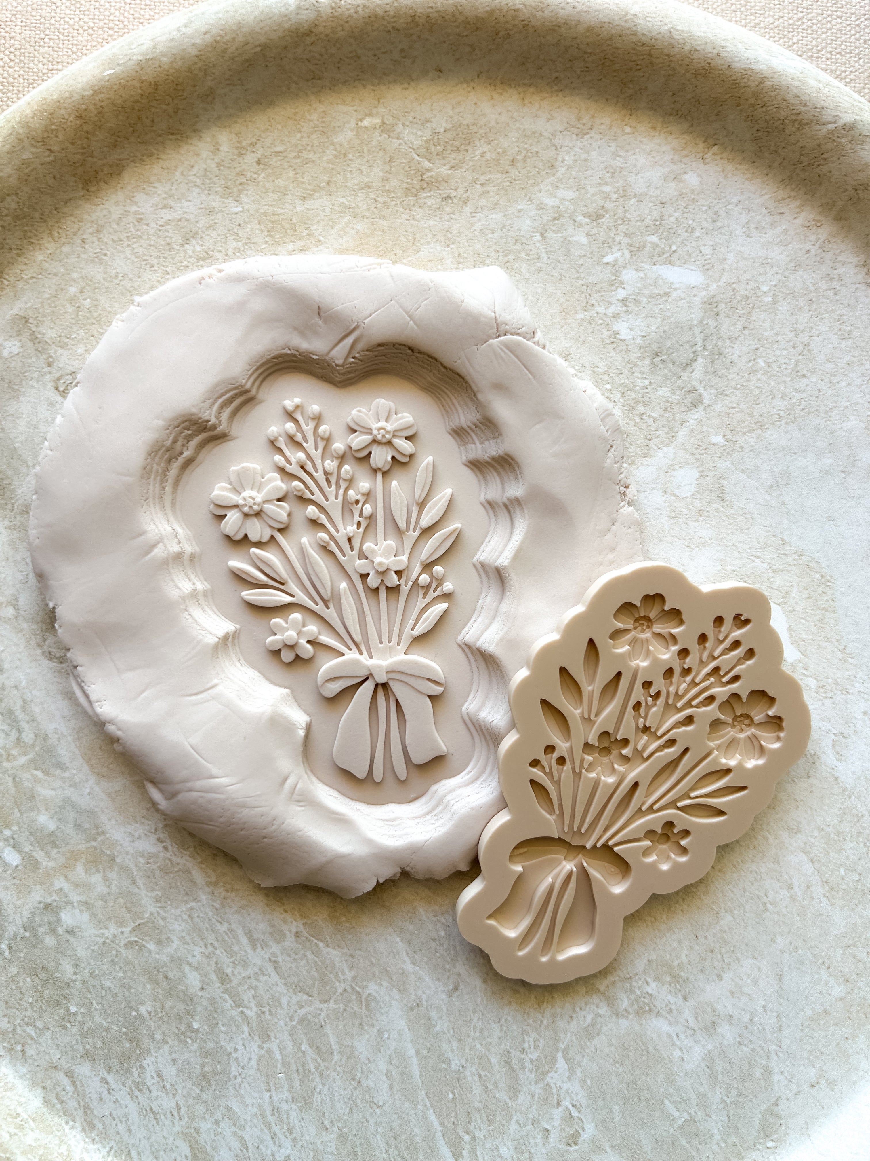 Floral bouquet V2 debosser and cutter