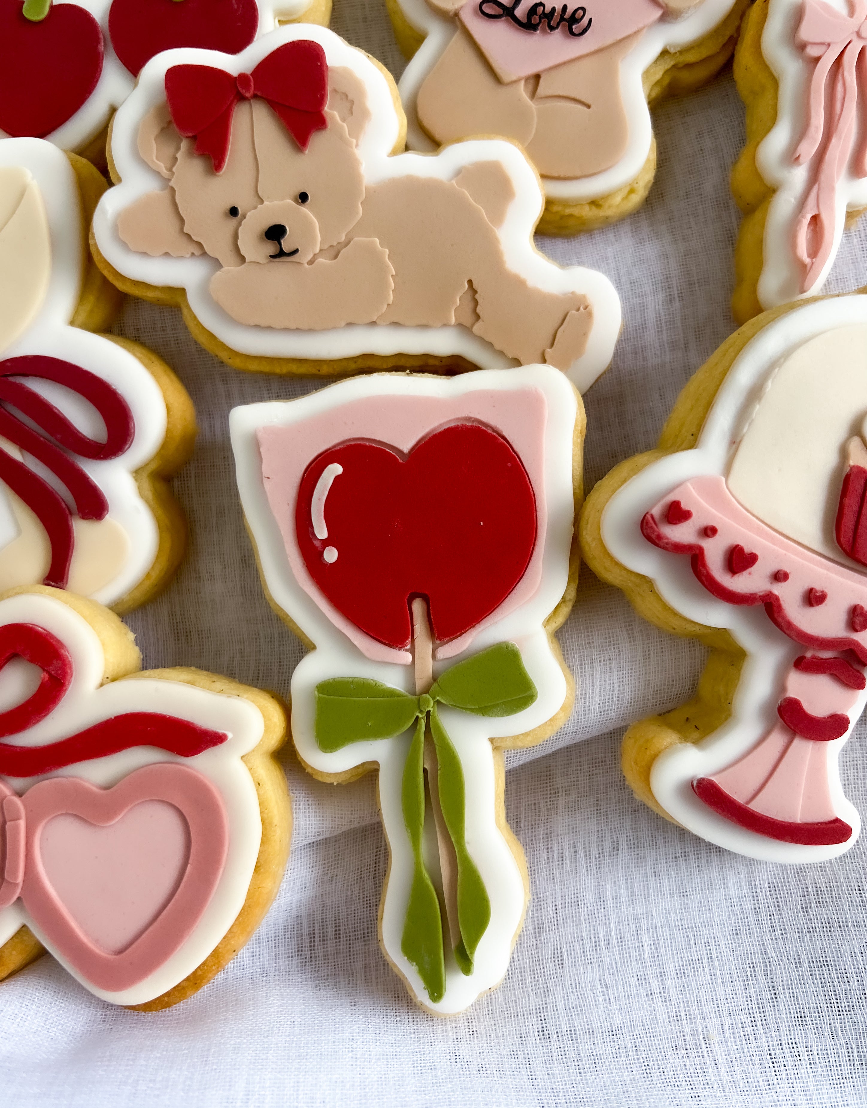 Lollipop in wrapper debosser and cutter