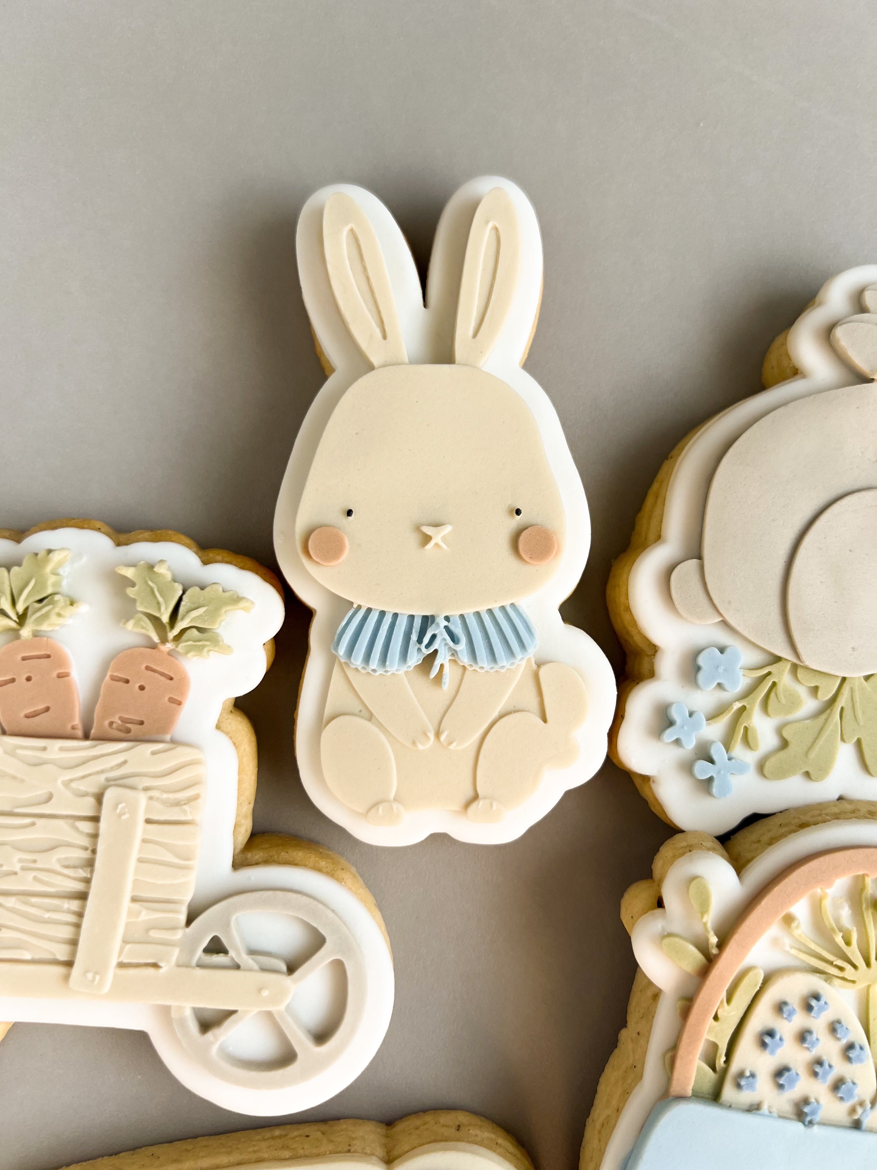 Sitting vintage bunny with collar debosser and cutter