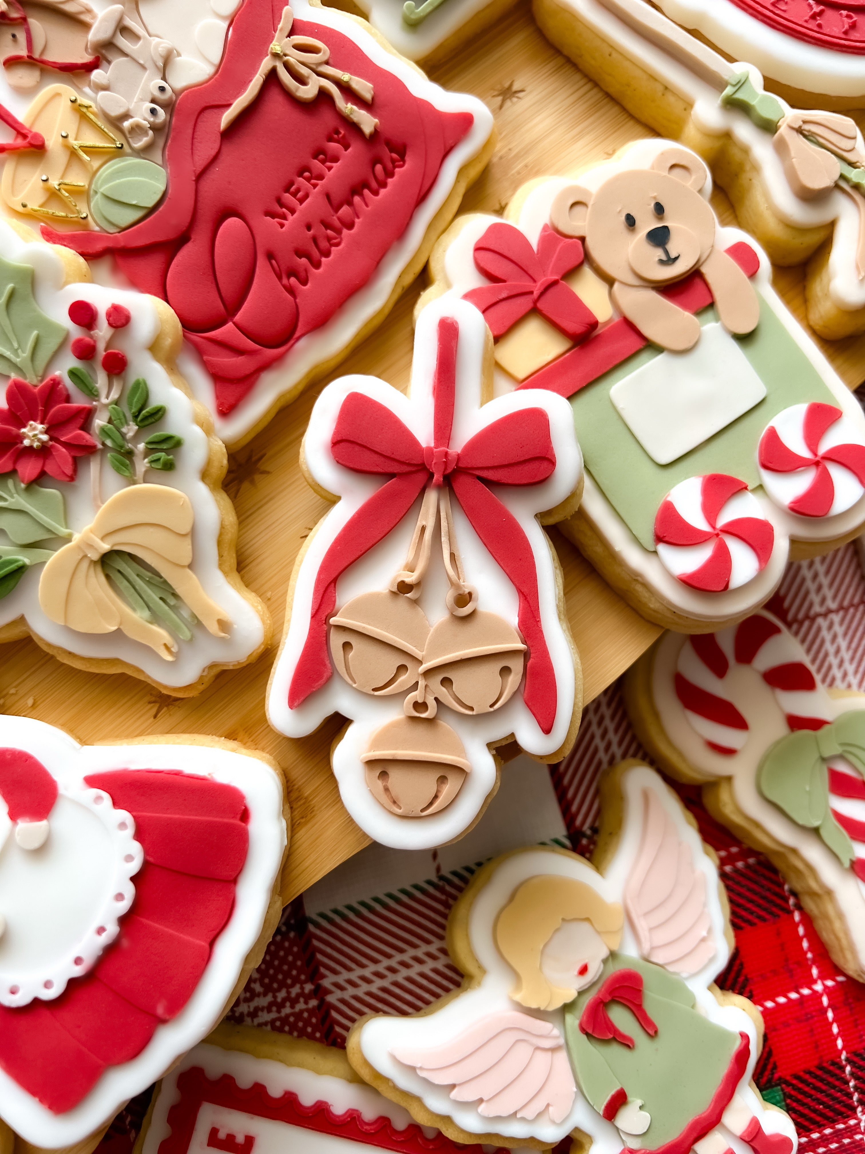 Christmas bells with bow debosser and cutter