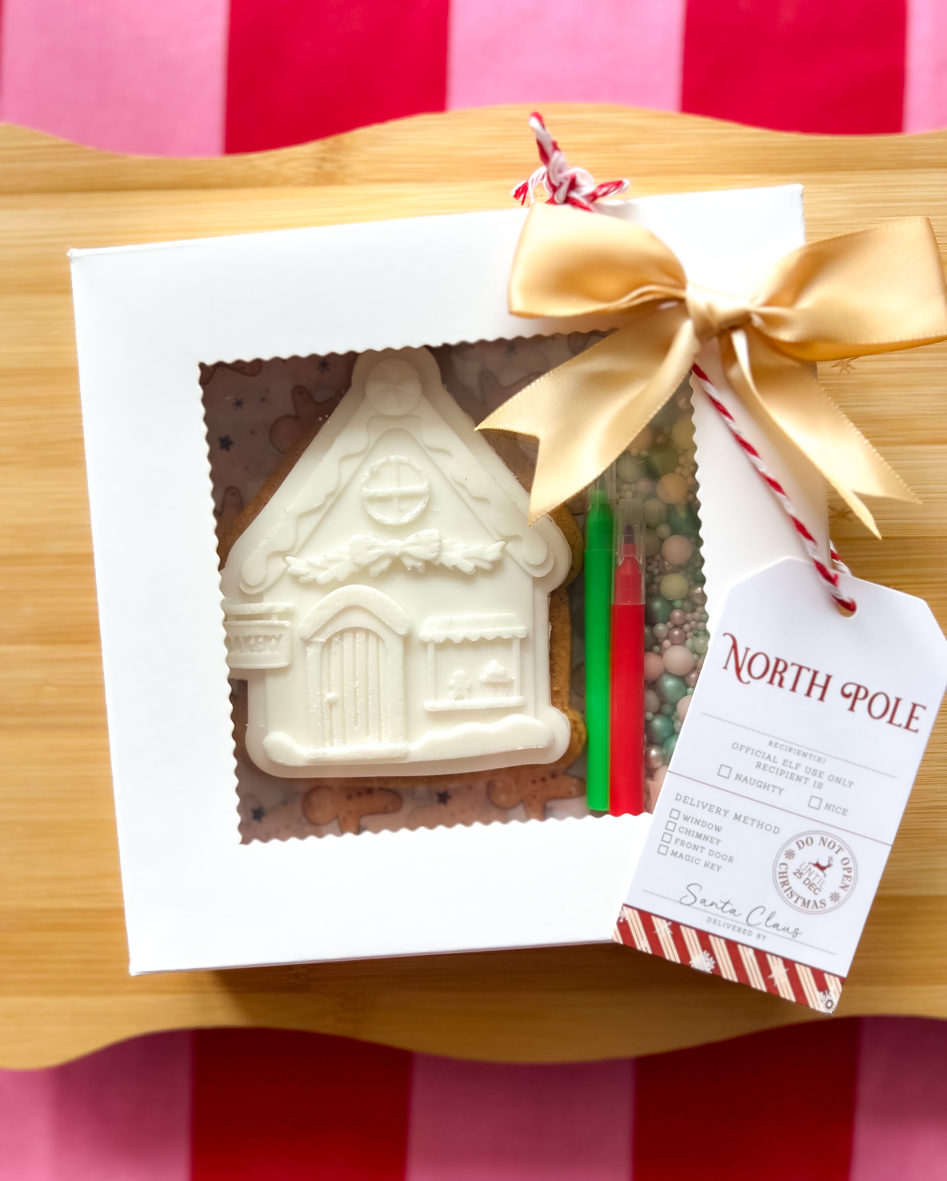 Colour your own gingerbread house- 1 PACK