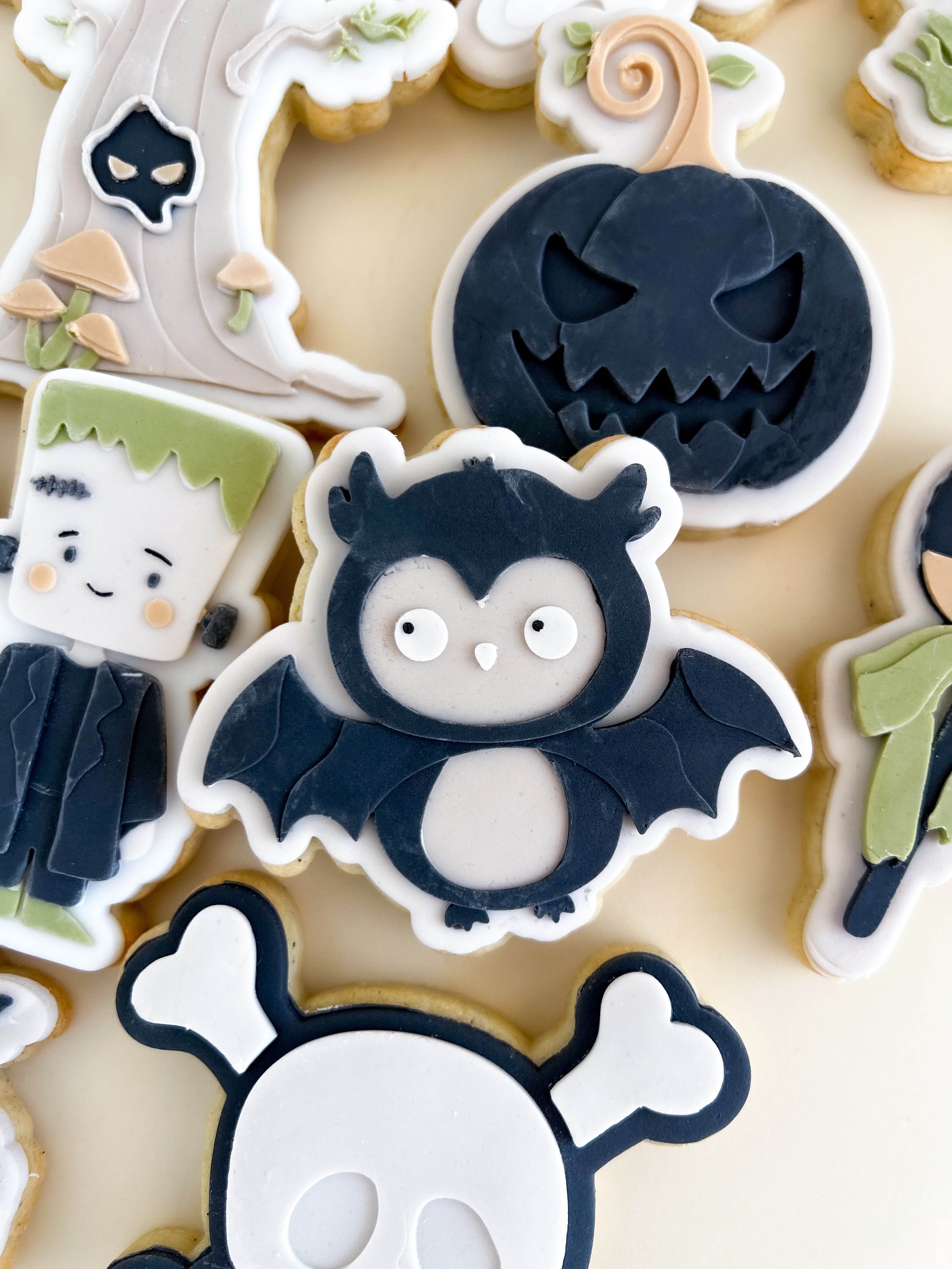 Cute bat debosser and cutter