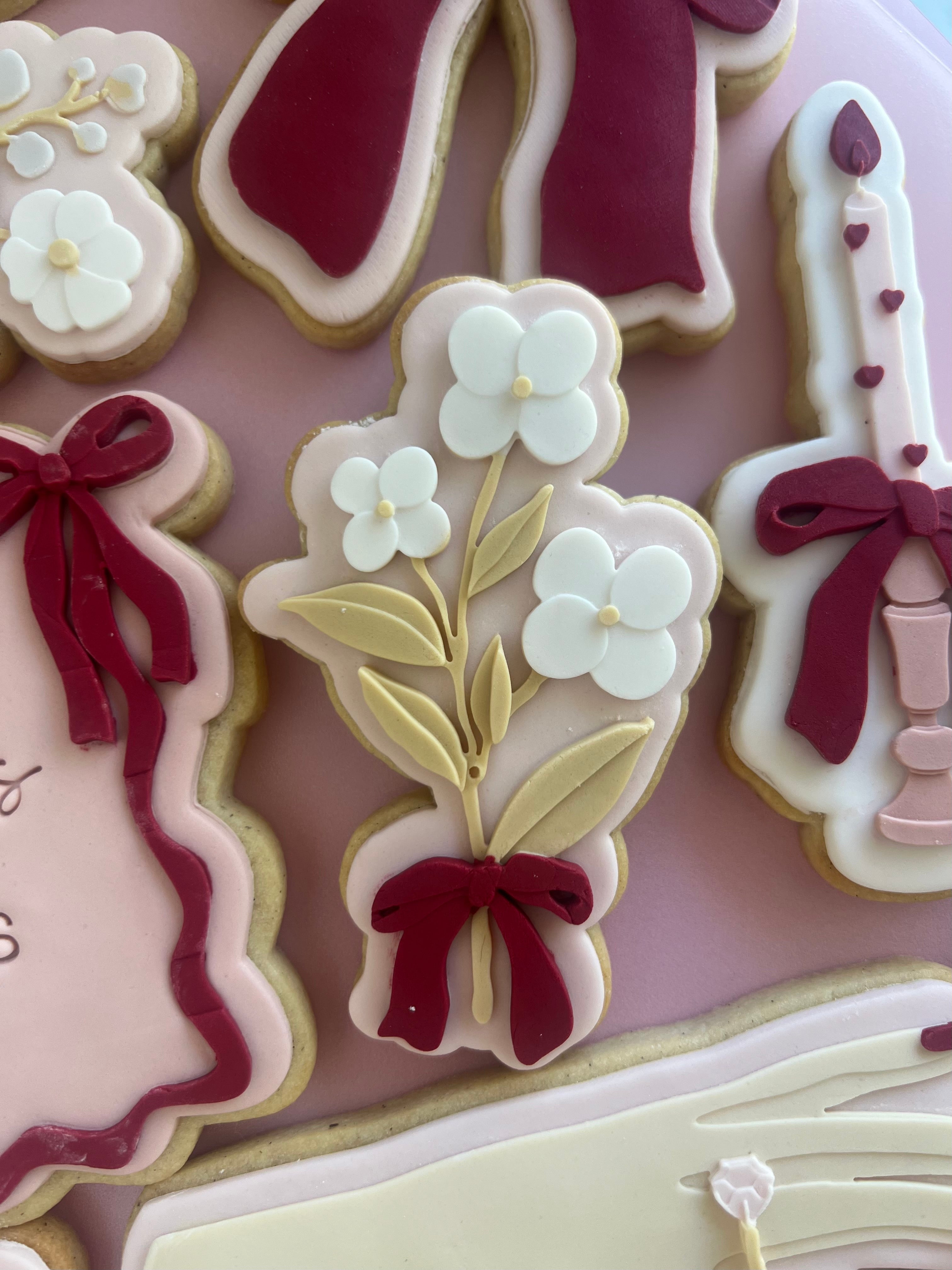 Floral bunch with bow debosser and cutter