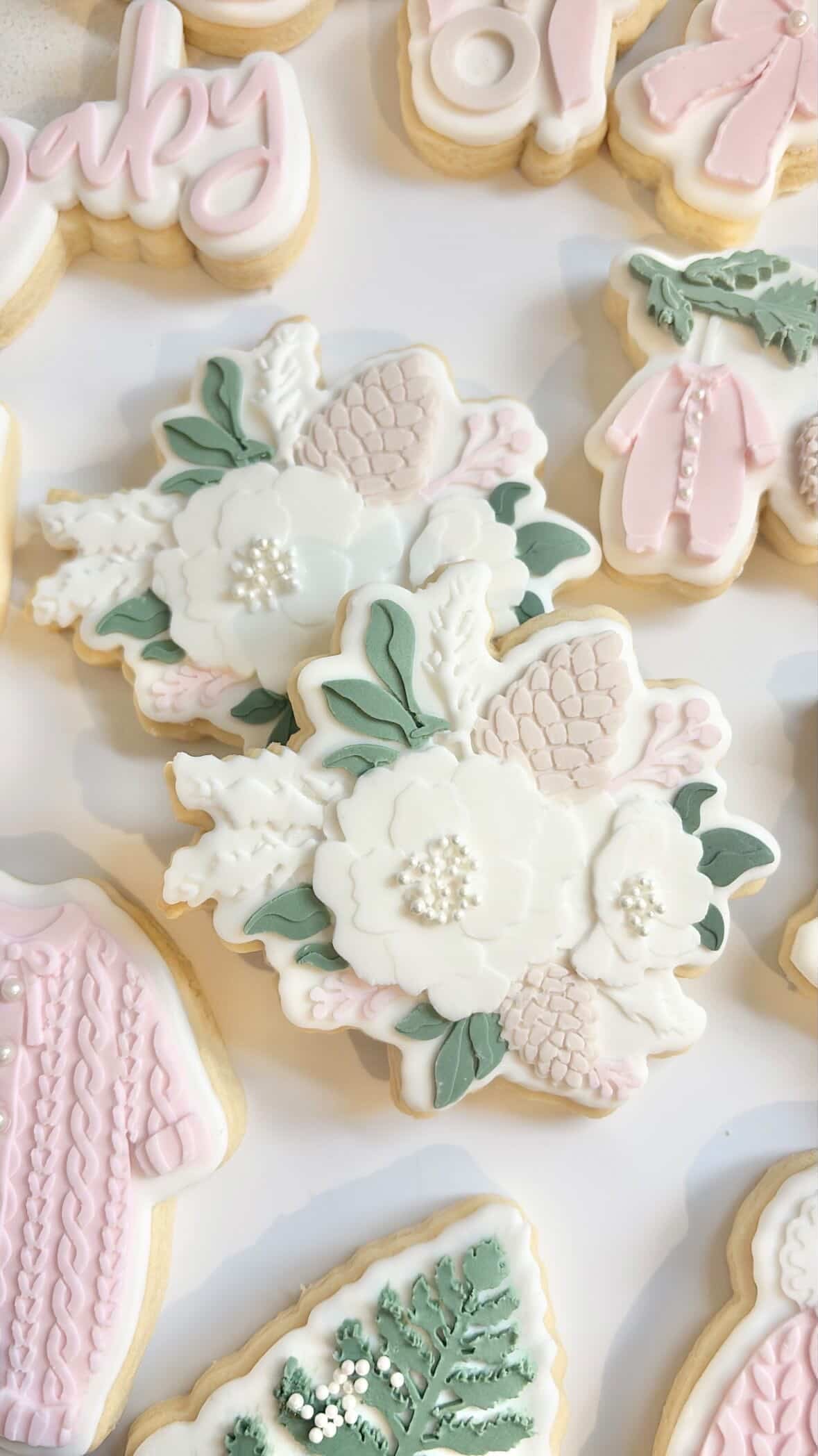 Winter floral arrangement debosser and cutter