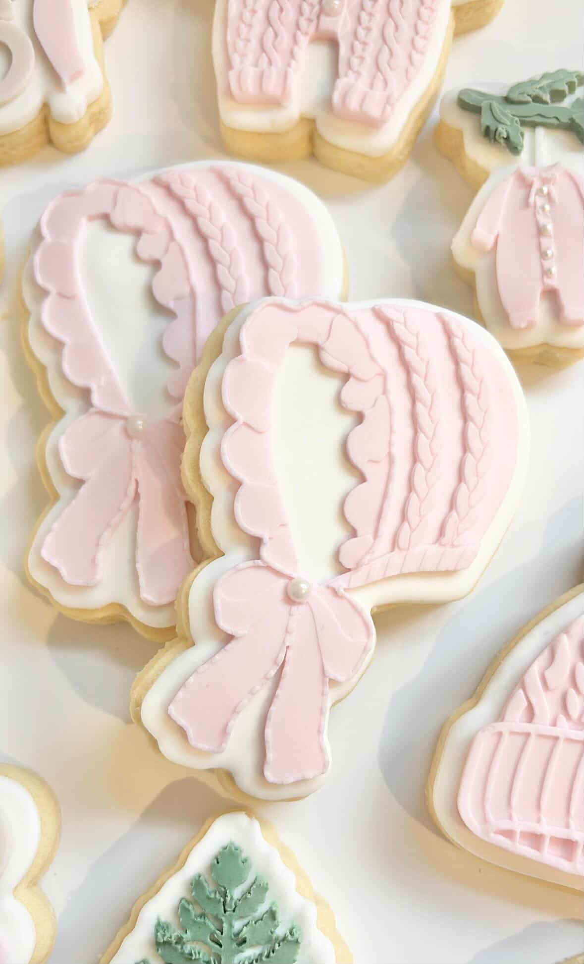 Baby bonnet debosser and cutter